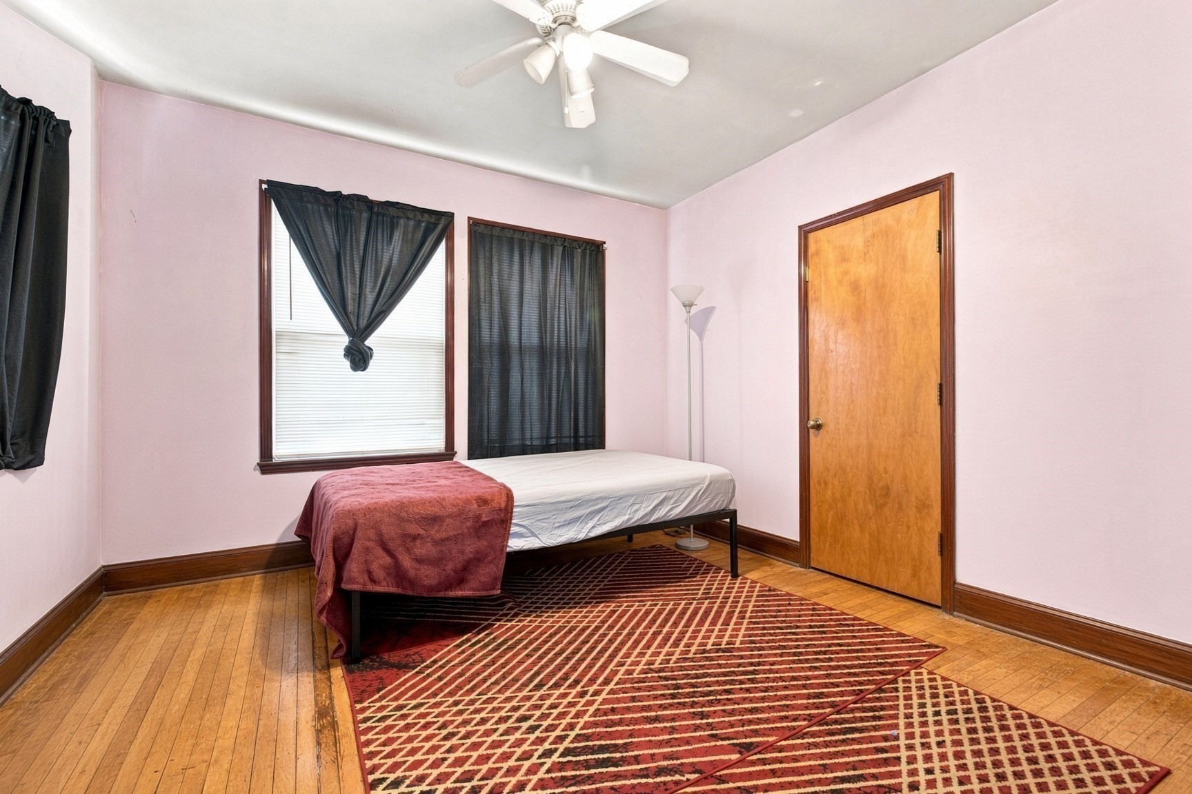 472 Warren Street Property Photo 24