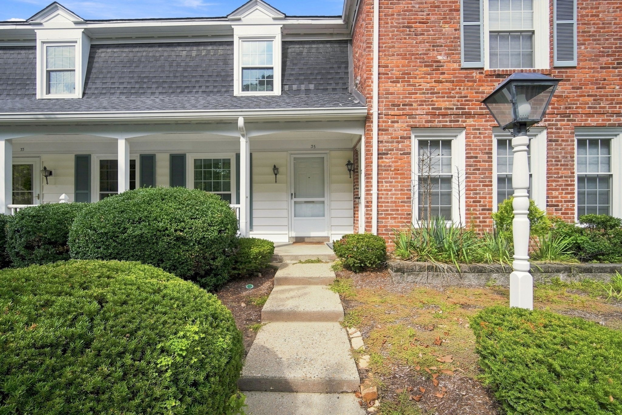 37 Williamsburg Dr # 37 Property Photo 1
