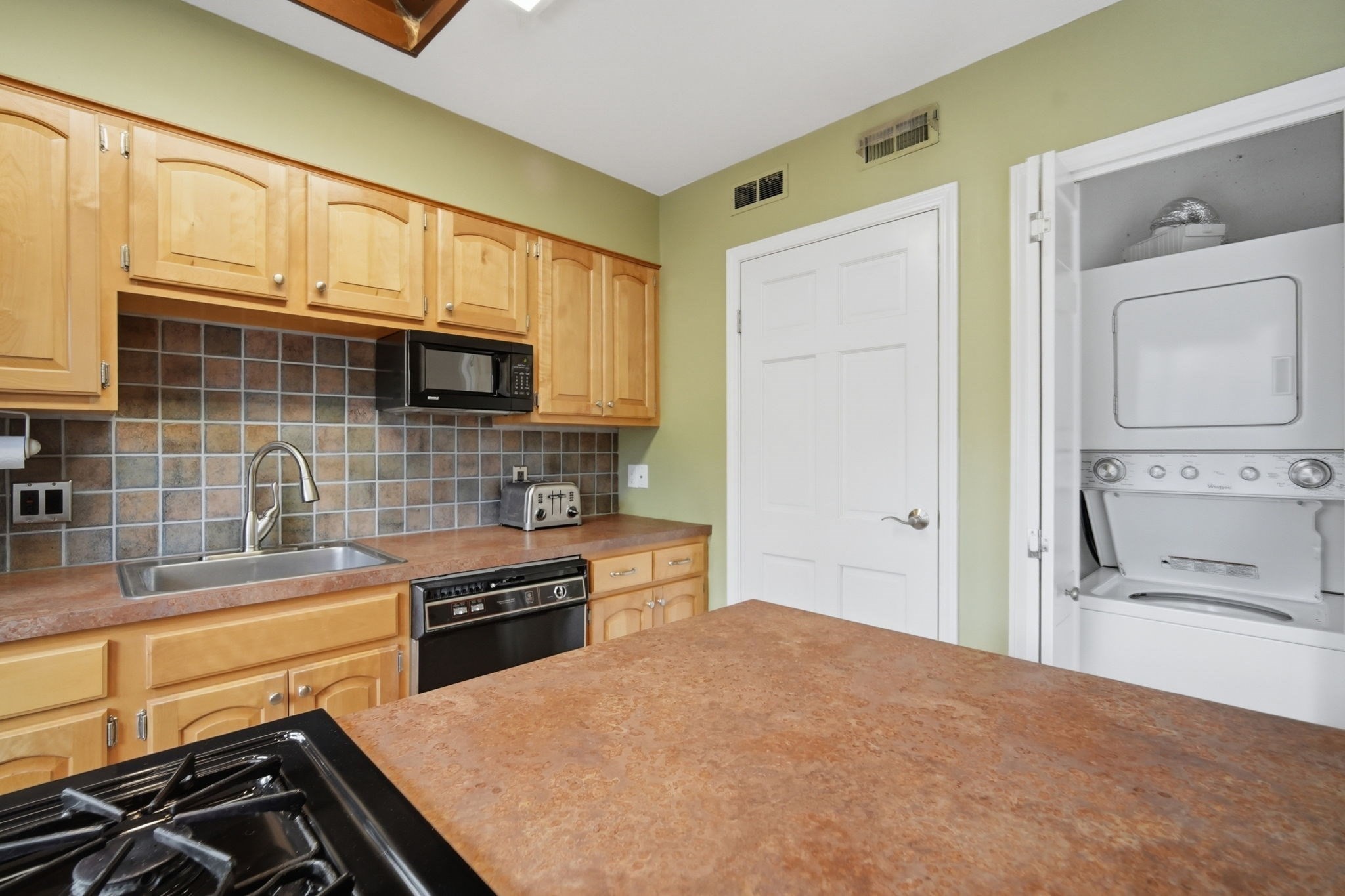 37 Williamsburg Dr # 37 Property Photo 12
