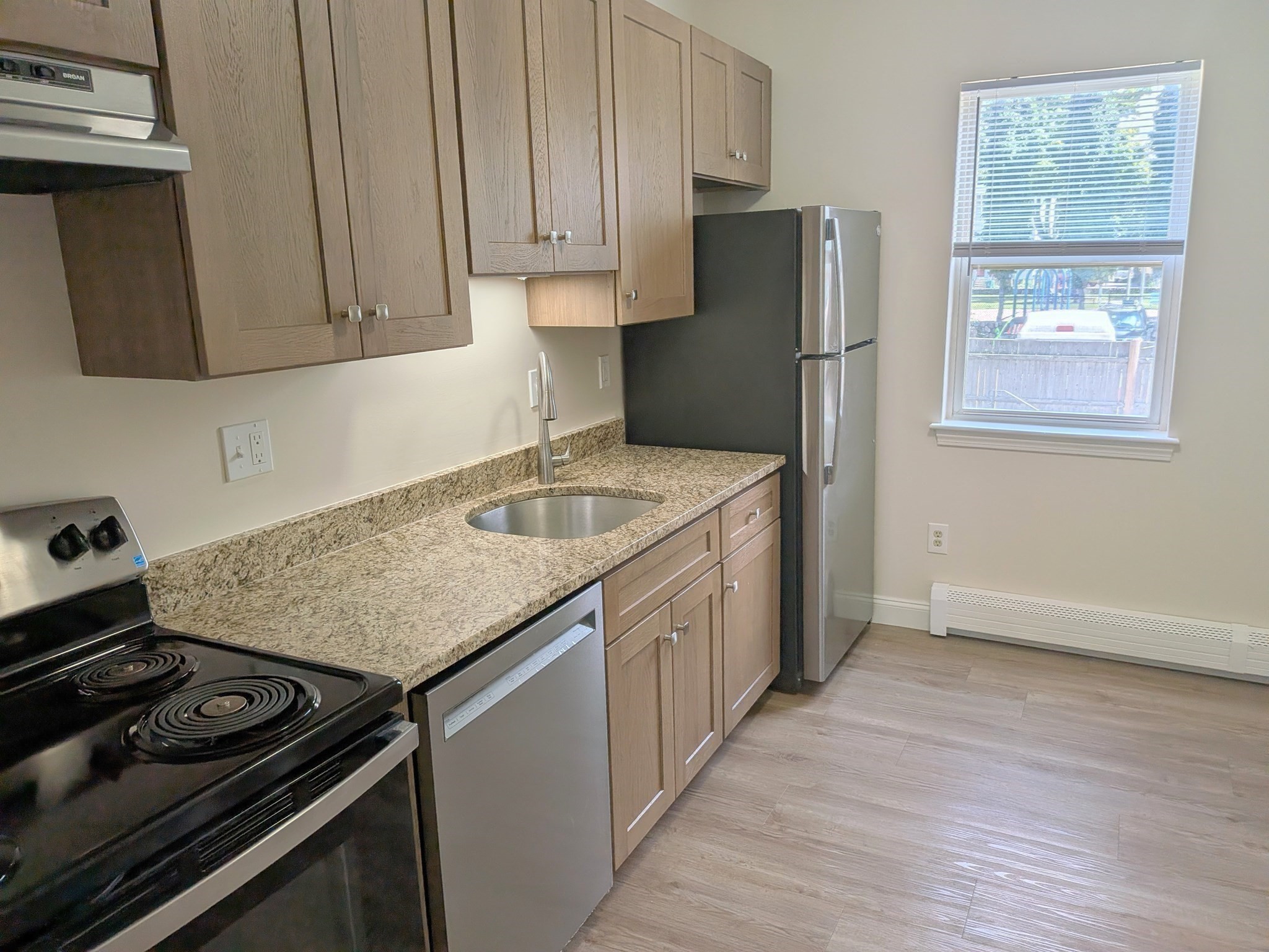 146 Pine St # 1 Property Photo 8