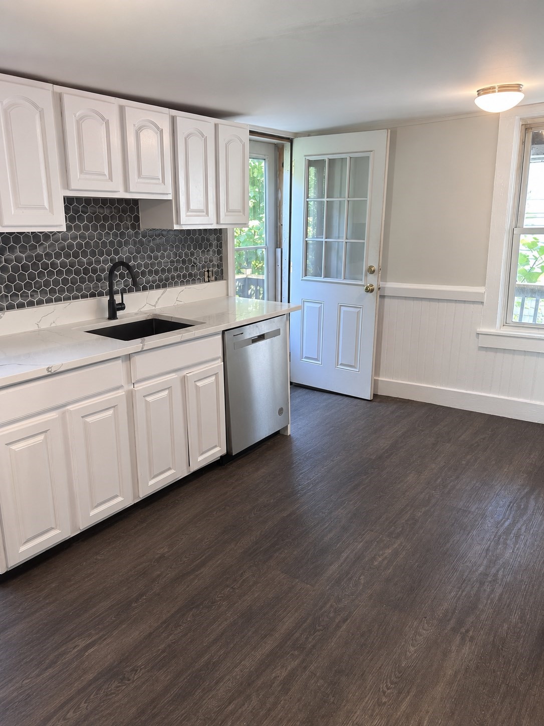 276 Manet Ave Property Photo 6