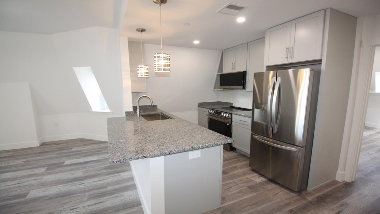 525 East Broadway # 3 Property Photo 1