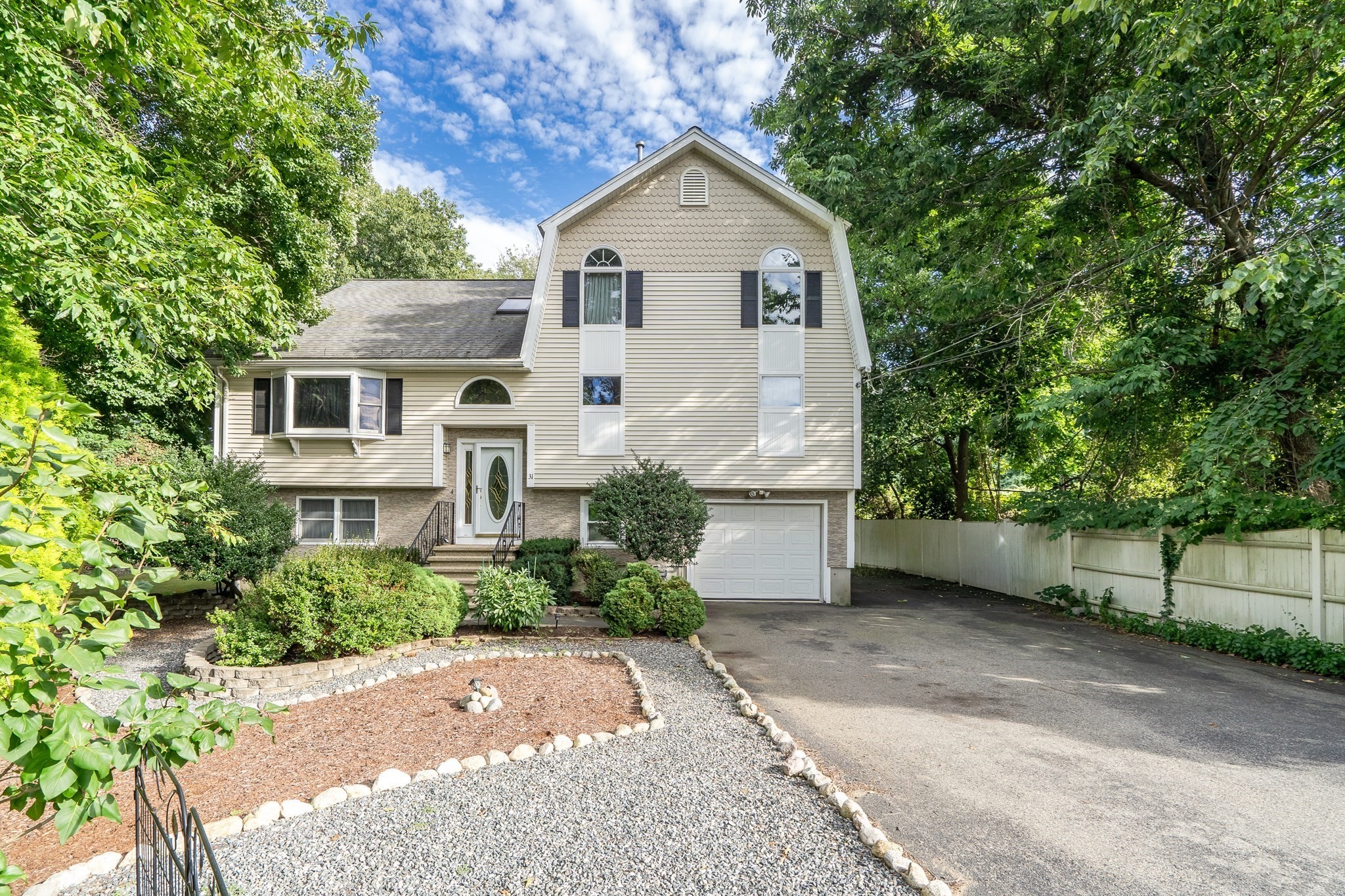 31 Wildmere Ave