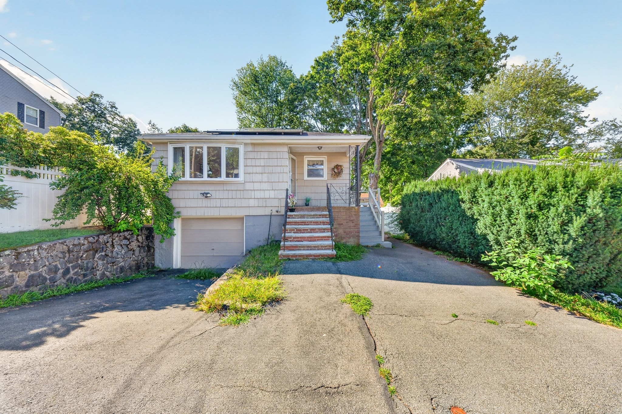 33 Fairchild Ave Property Photo 1
