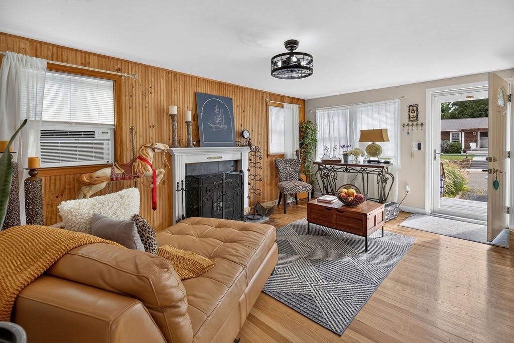 63 Asiaf Way Property Photo 6