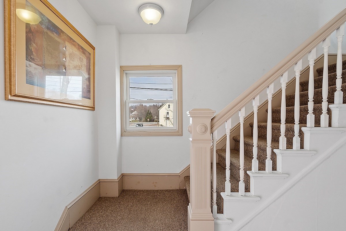 20 Holt Rd # 2 Property Photo 6