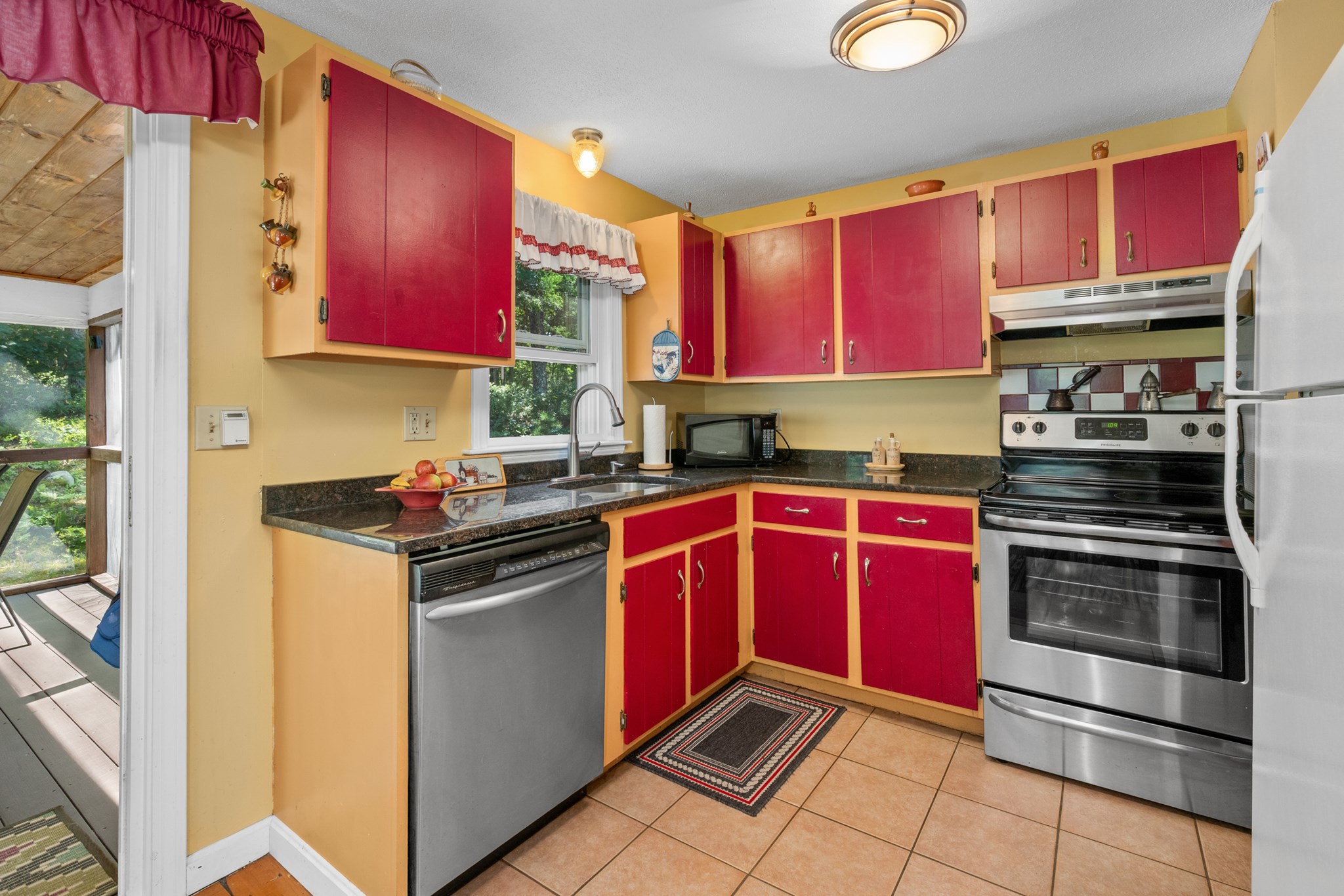 937 Harwich Rd Property Photo 4
