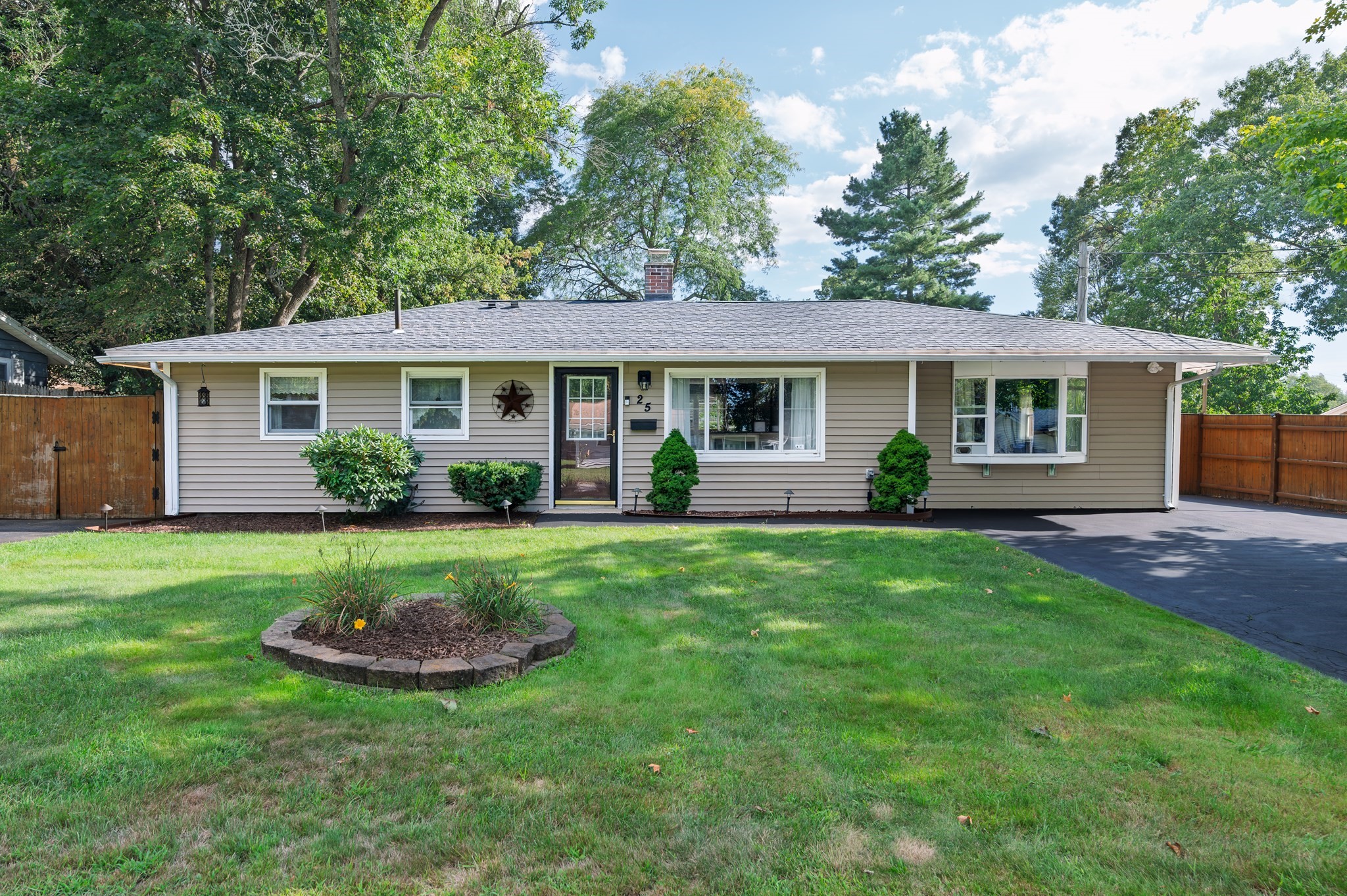 25 Marie Ave. Property Photo 1