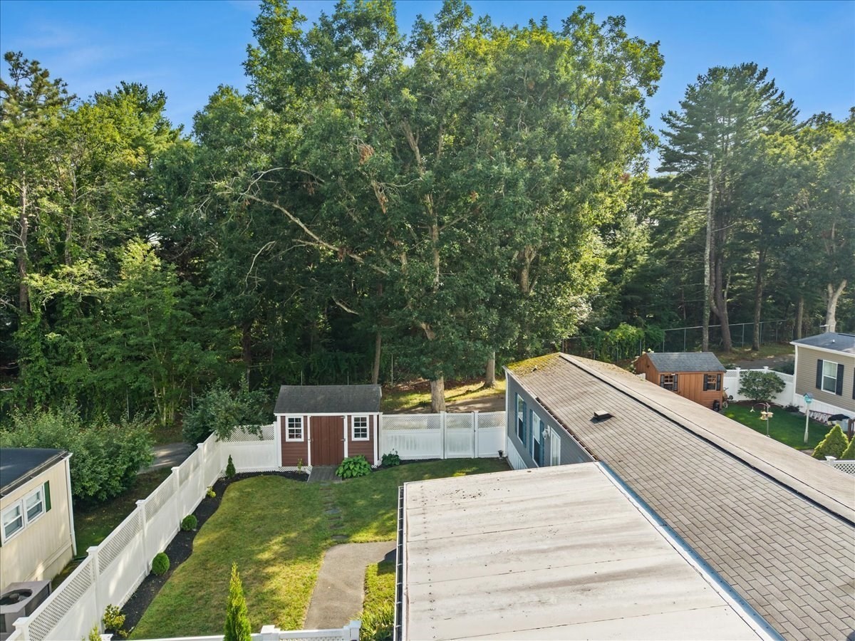 17 Deer Hill Ln Property Photo 8