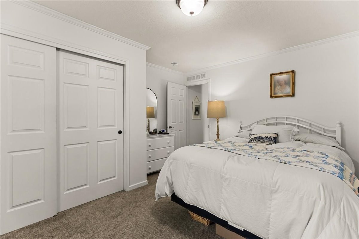 17 Deer Hill Ln Property Photo 35