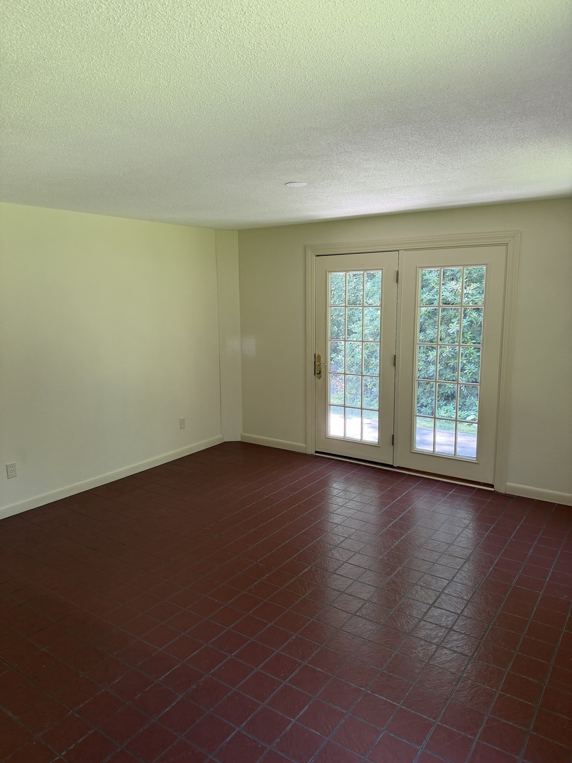 16 Flint Rd Property Photo 5