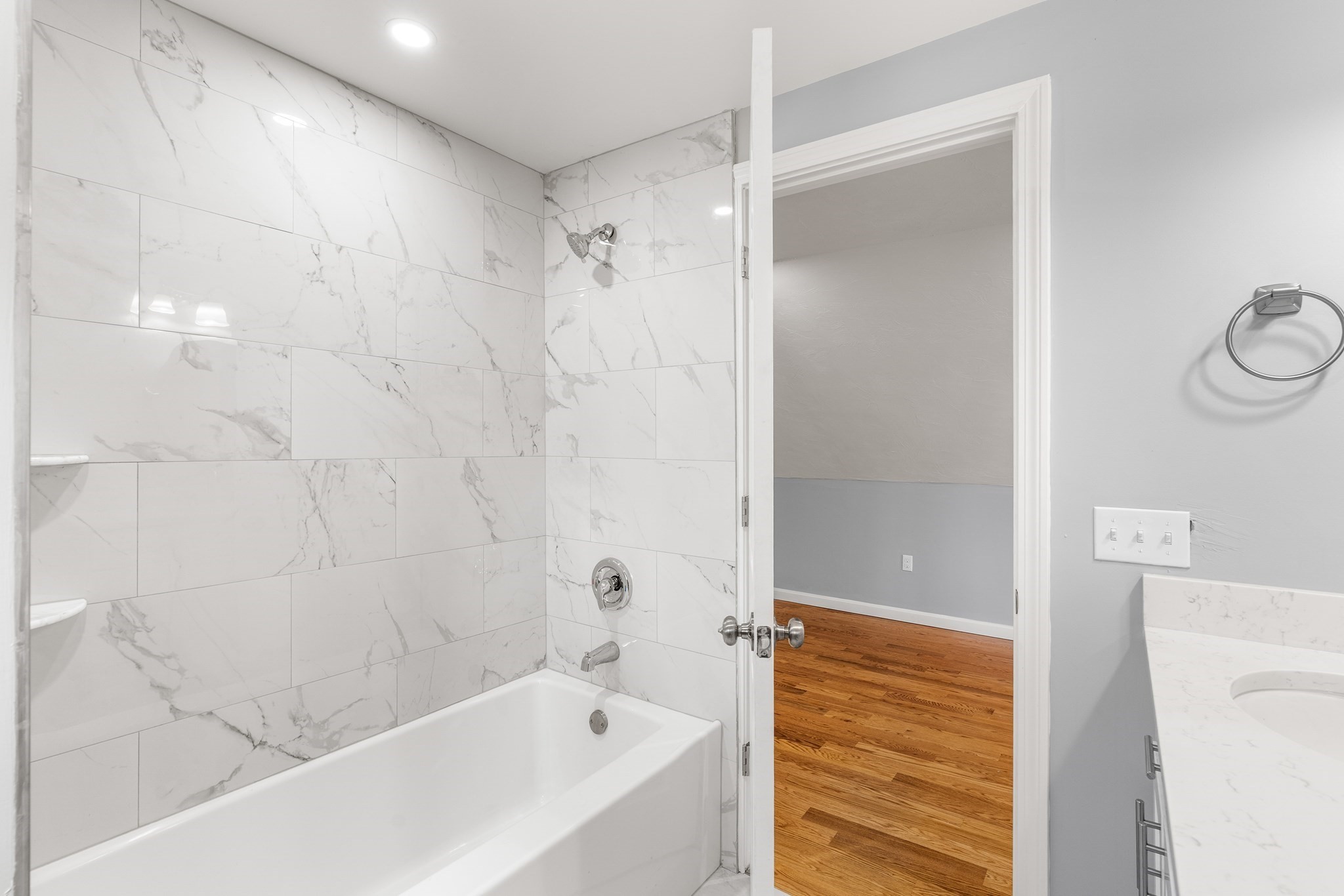 11 Lorenzo St Property Photo 34