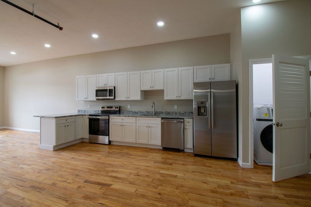 639 Main St. # 202 Property Photo 1
