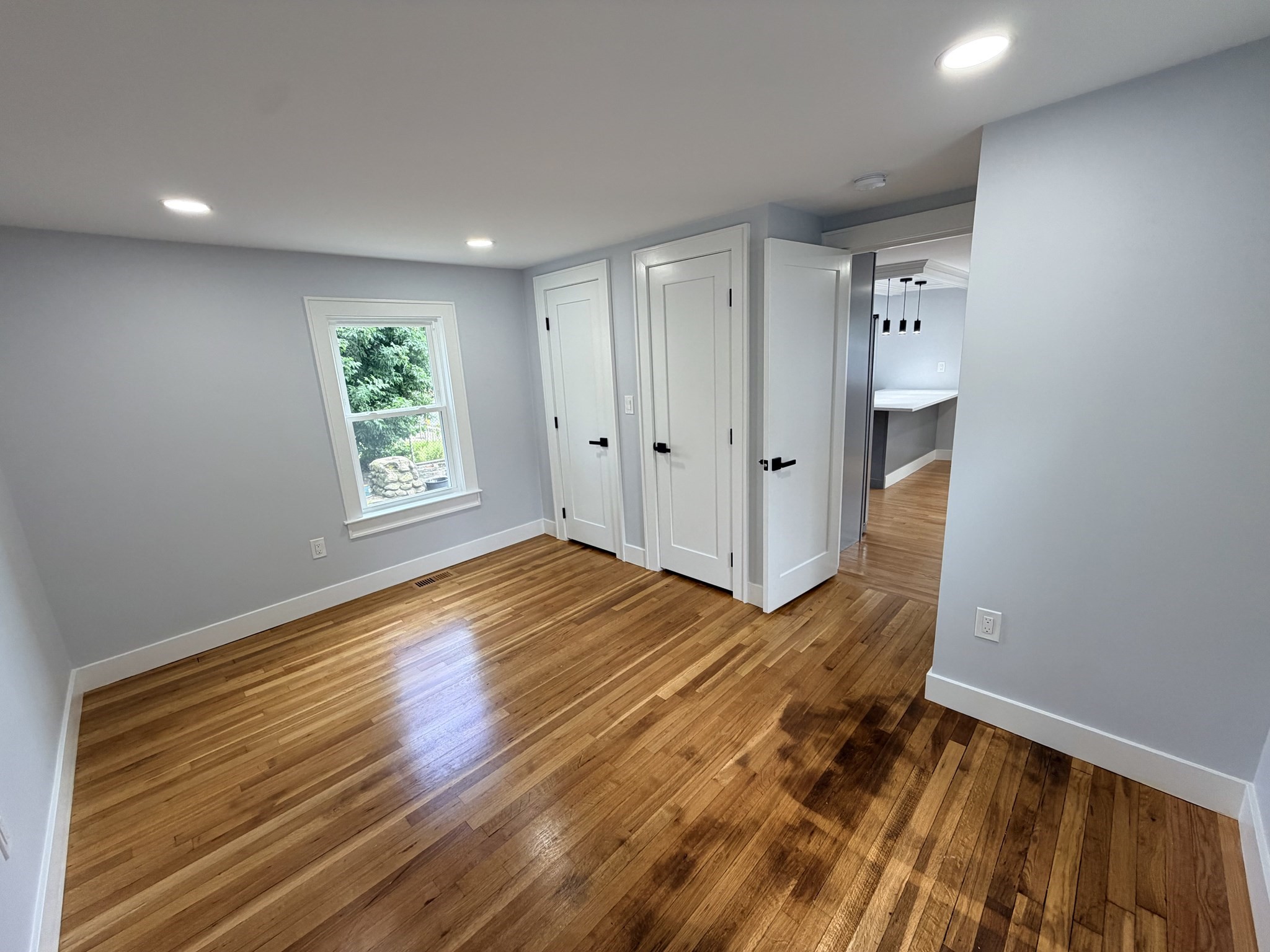 1 E Main St Property Photo 14