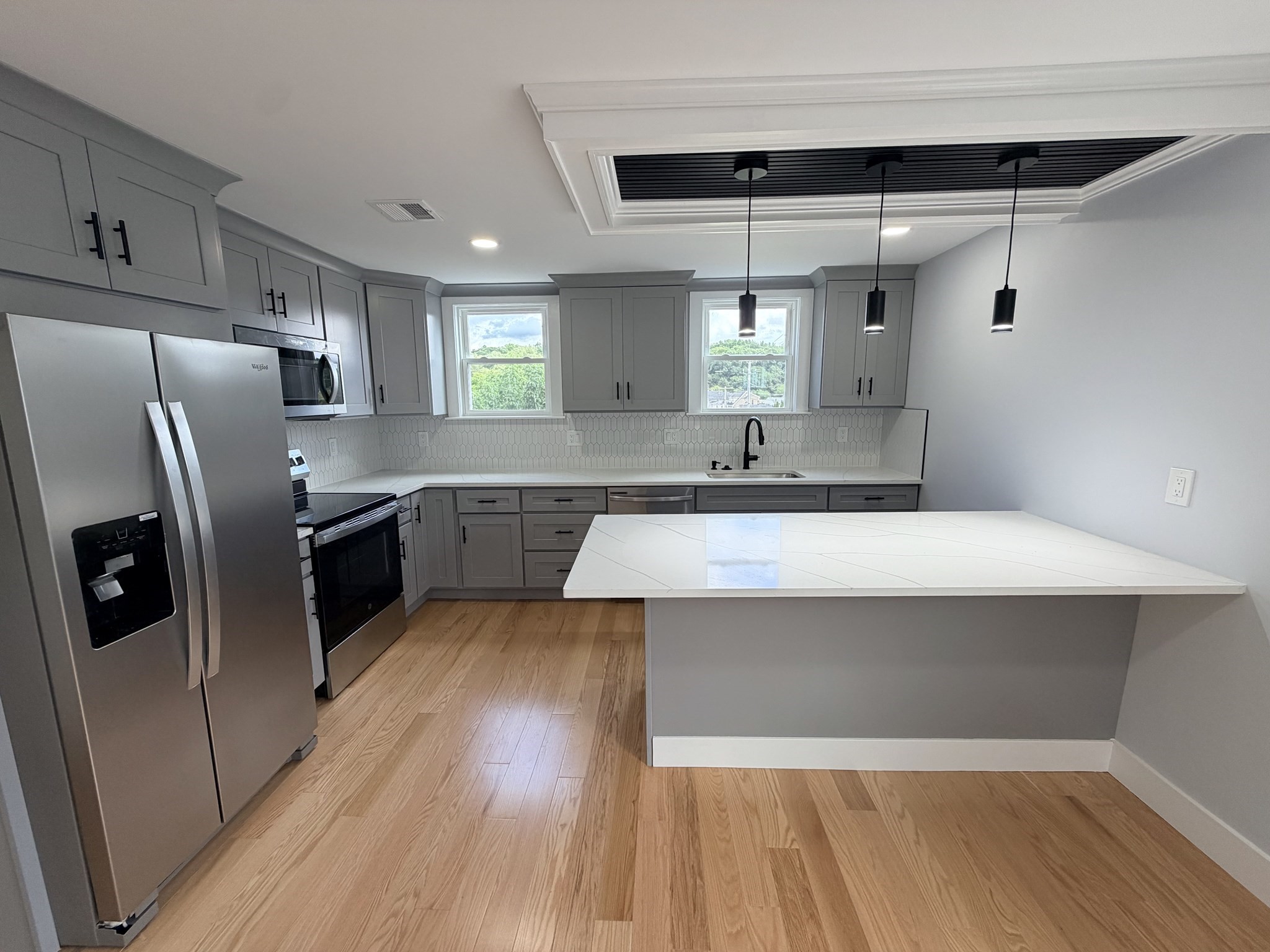 1 E Main St Property Photo 17