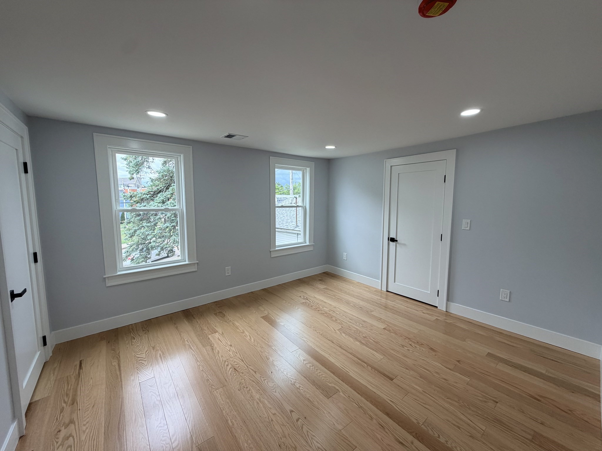 1 E Main St Property Photo 23