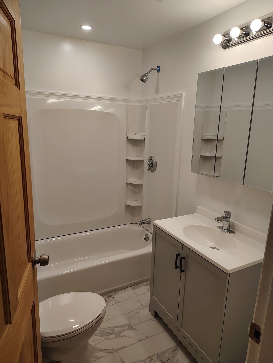 781 Lawrence St Property Photo 8