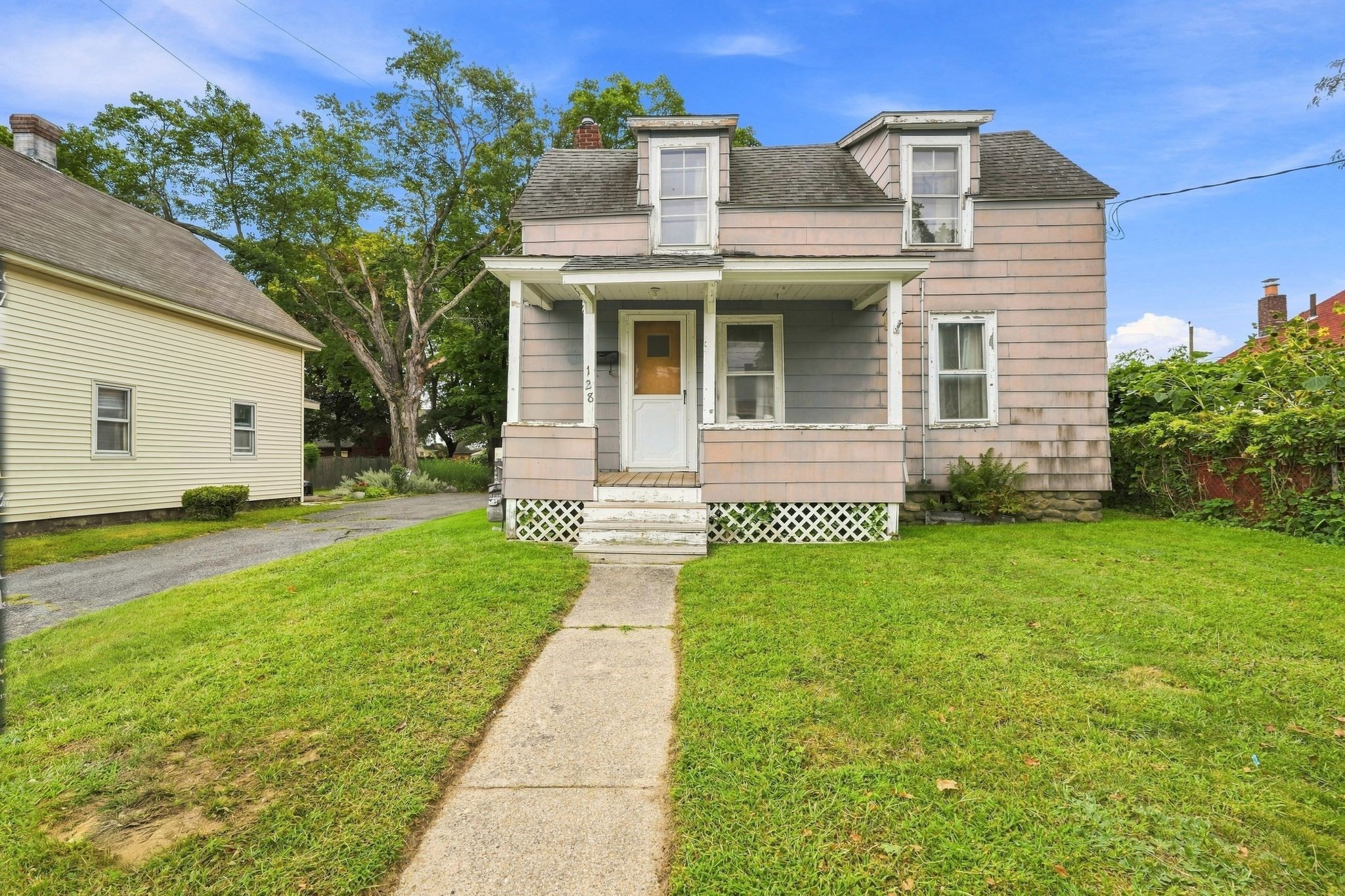 128 River St Property Photo 1