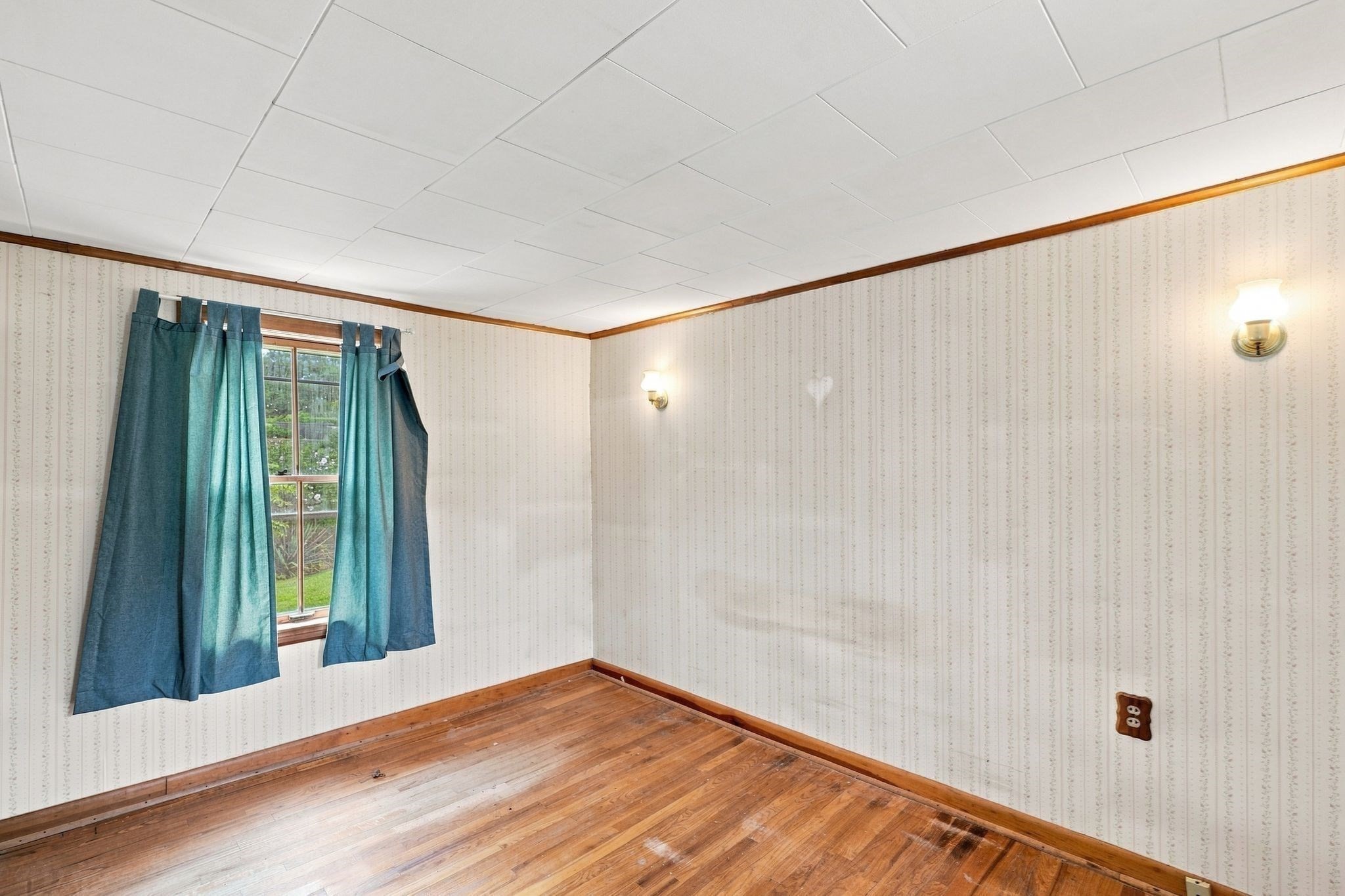 128 River St Property Photo 13