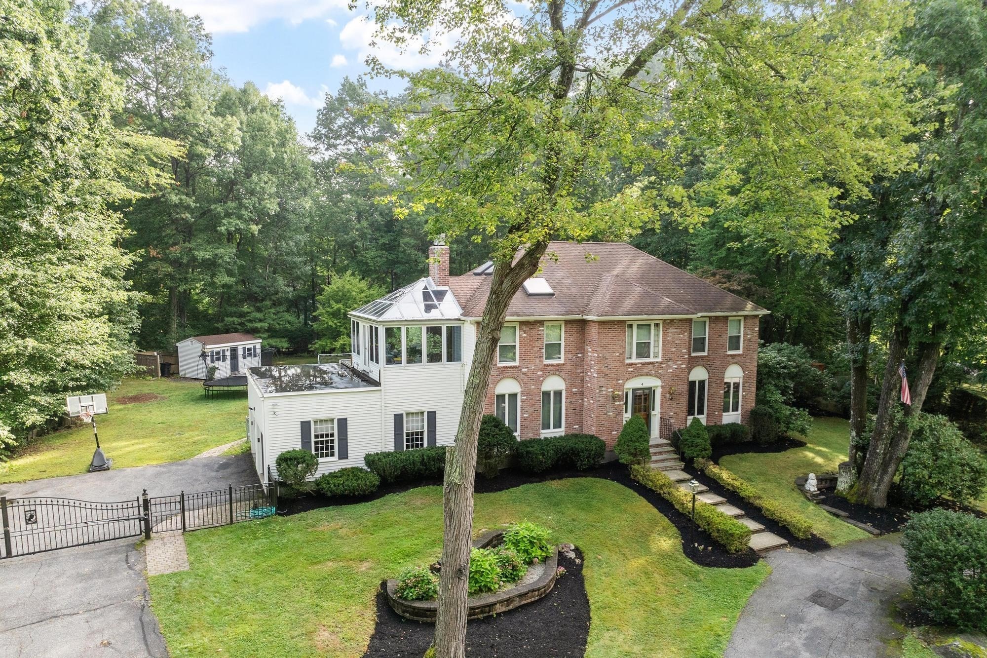 4 Wellington Circle Property Photo 2