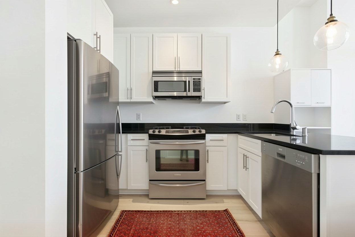70 Lincoln # L616 Property Photo 5