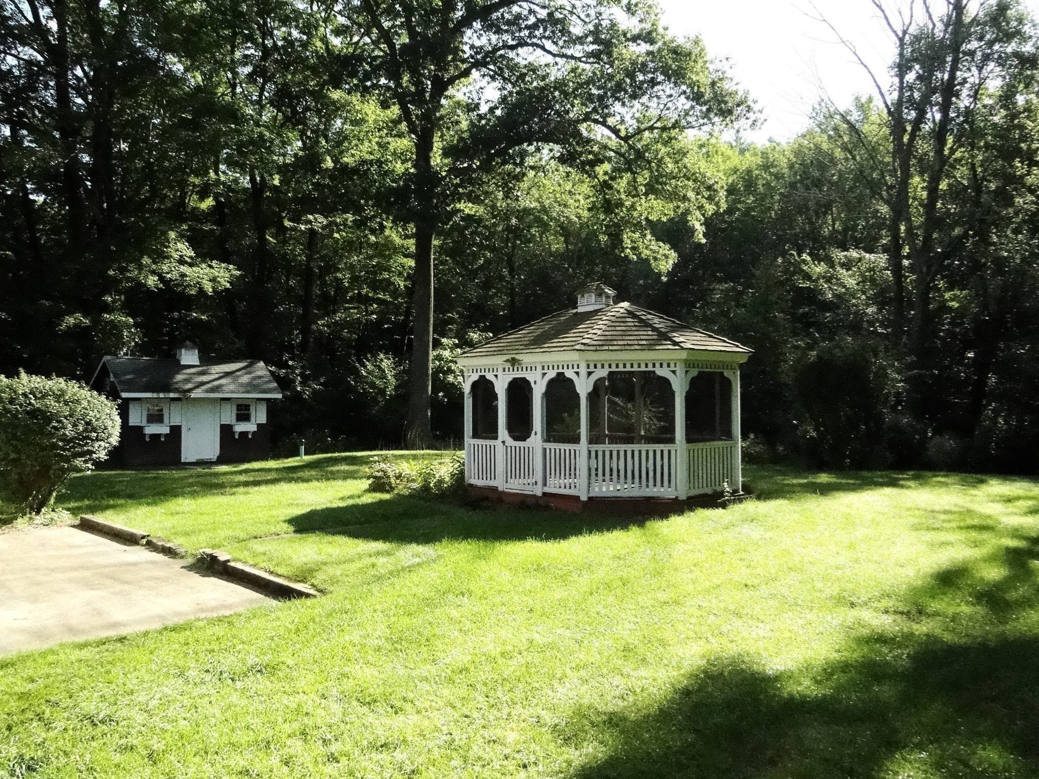 128 Sutton Road Property Photo 4