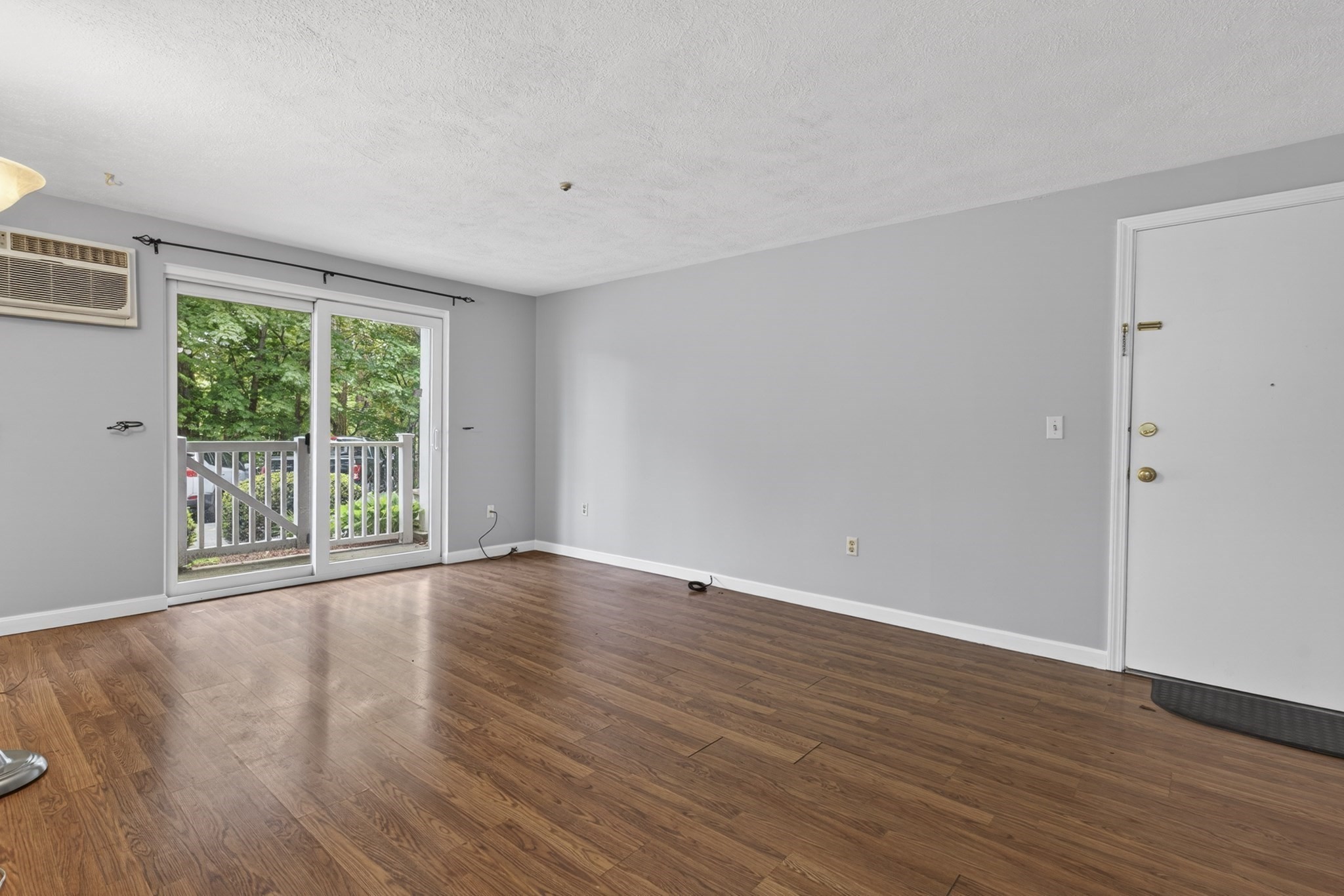 7 Karen Circle # 2a Property Photo 11