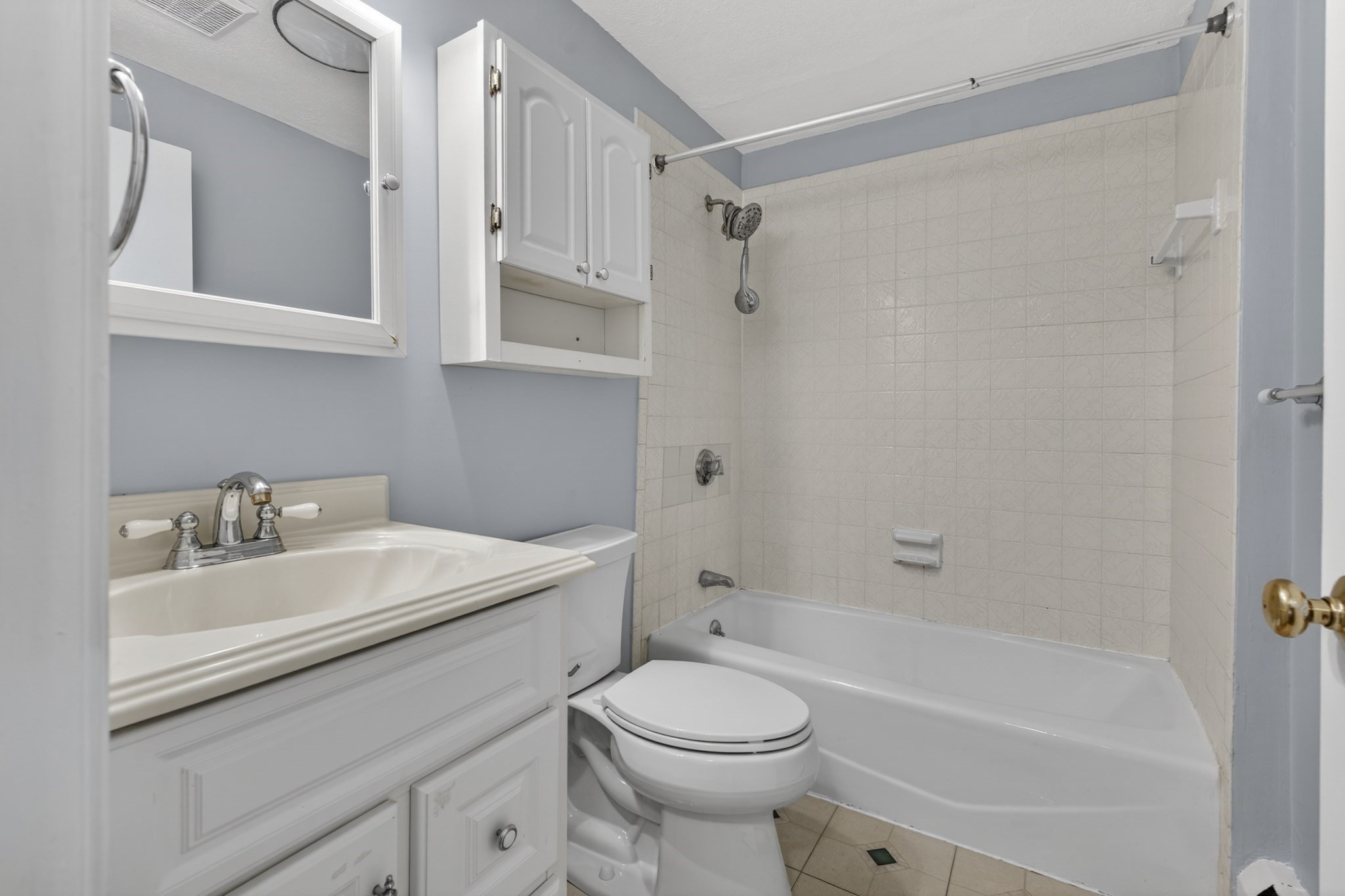7 Karen Circle # 2a Property Photo 19