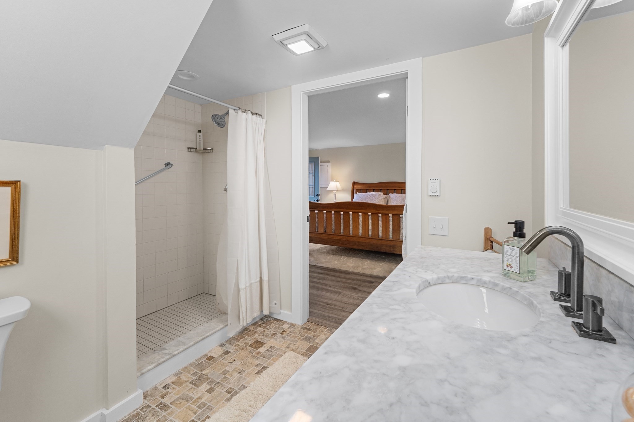 11 Broadway Avenue # C Property Photo 8