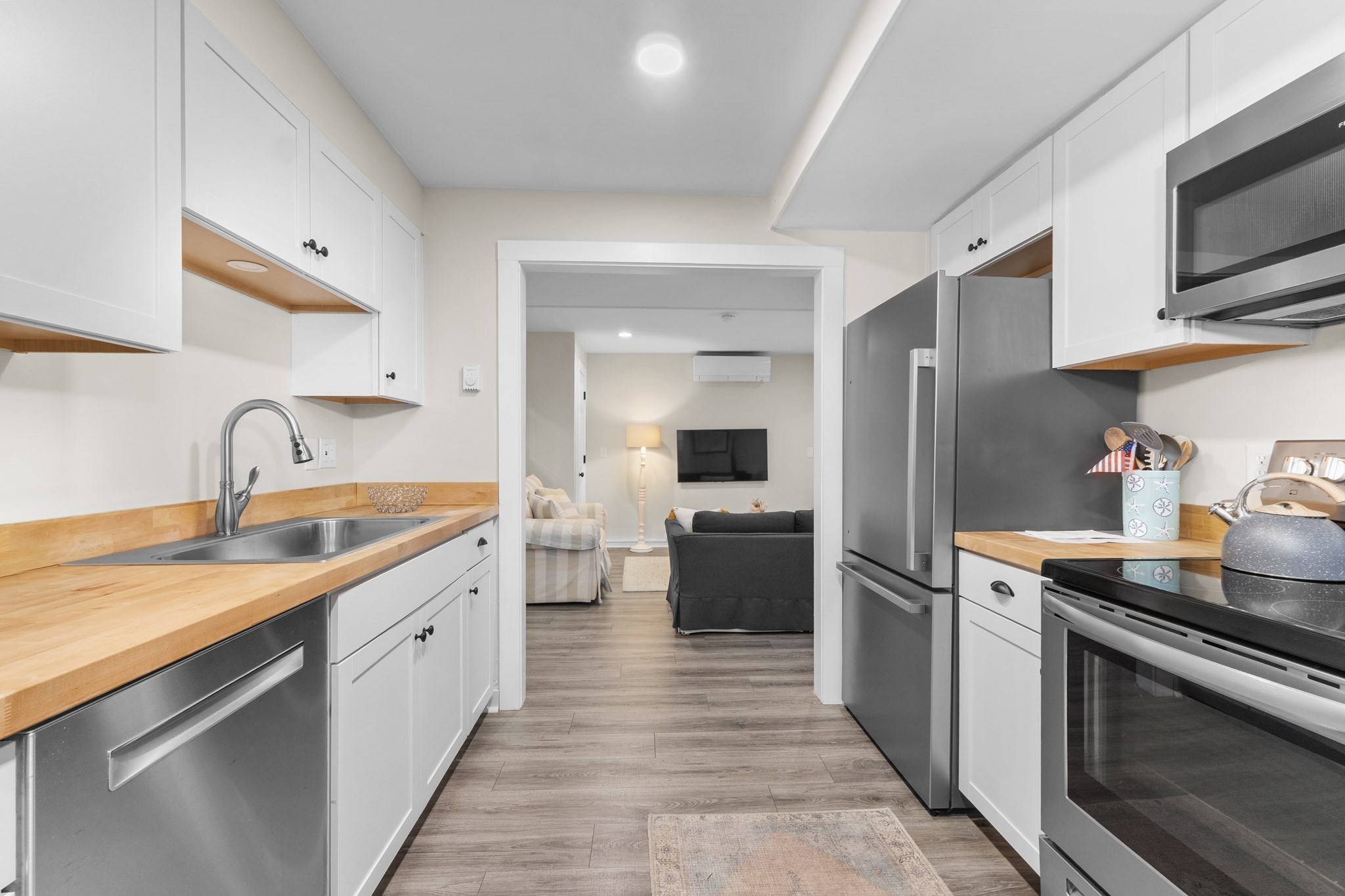 11 Broadway Avenue # C Property Photo 13