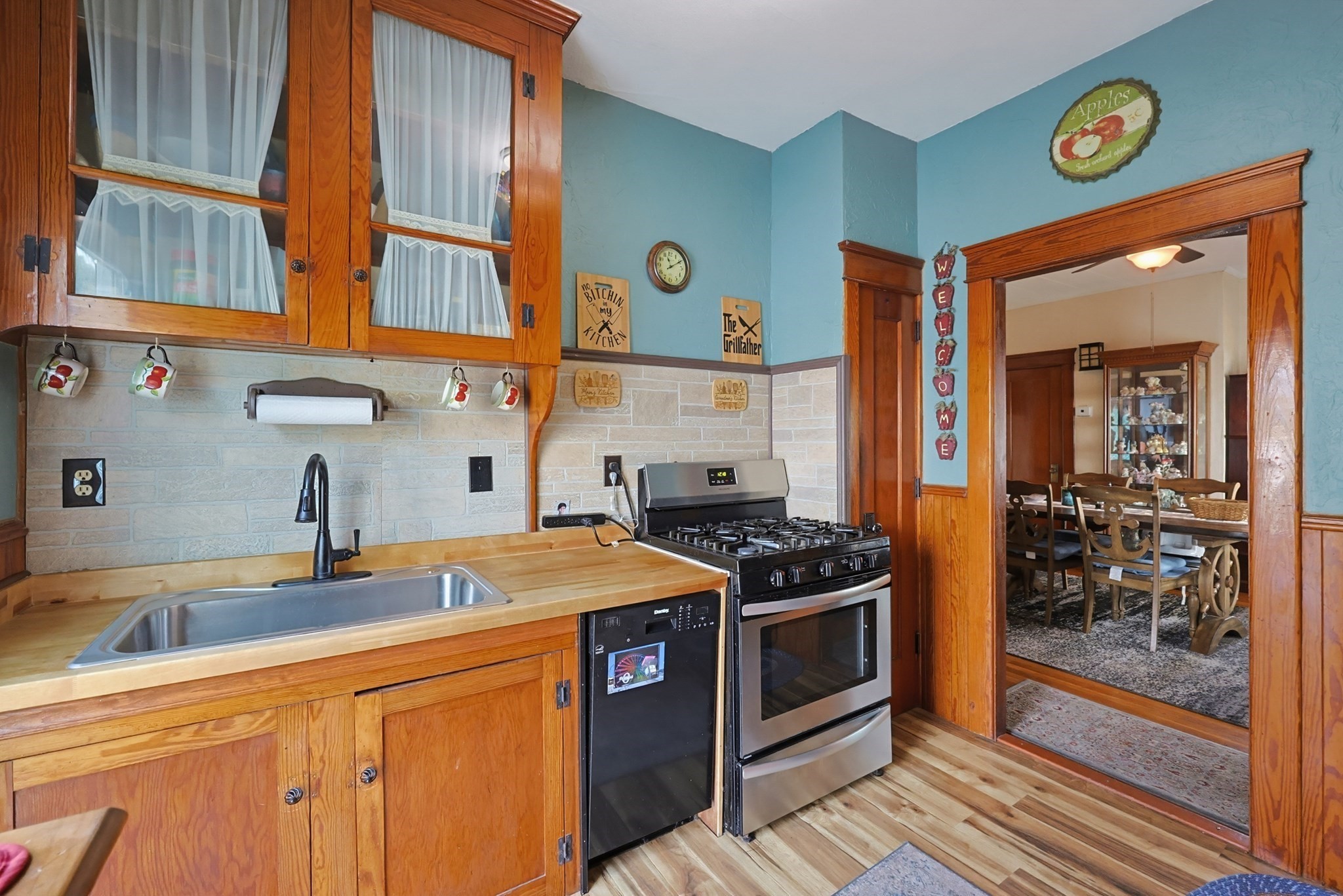 88 Arizona St Property Photo 3