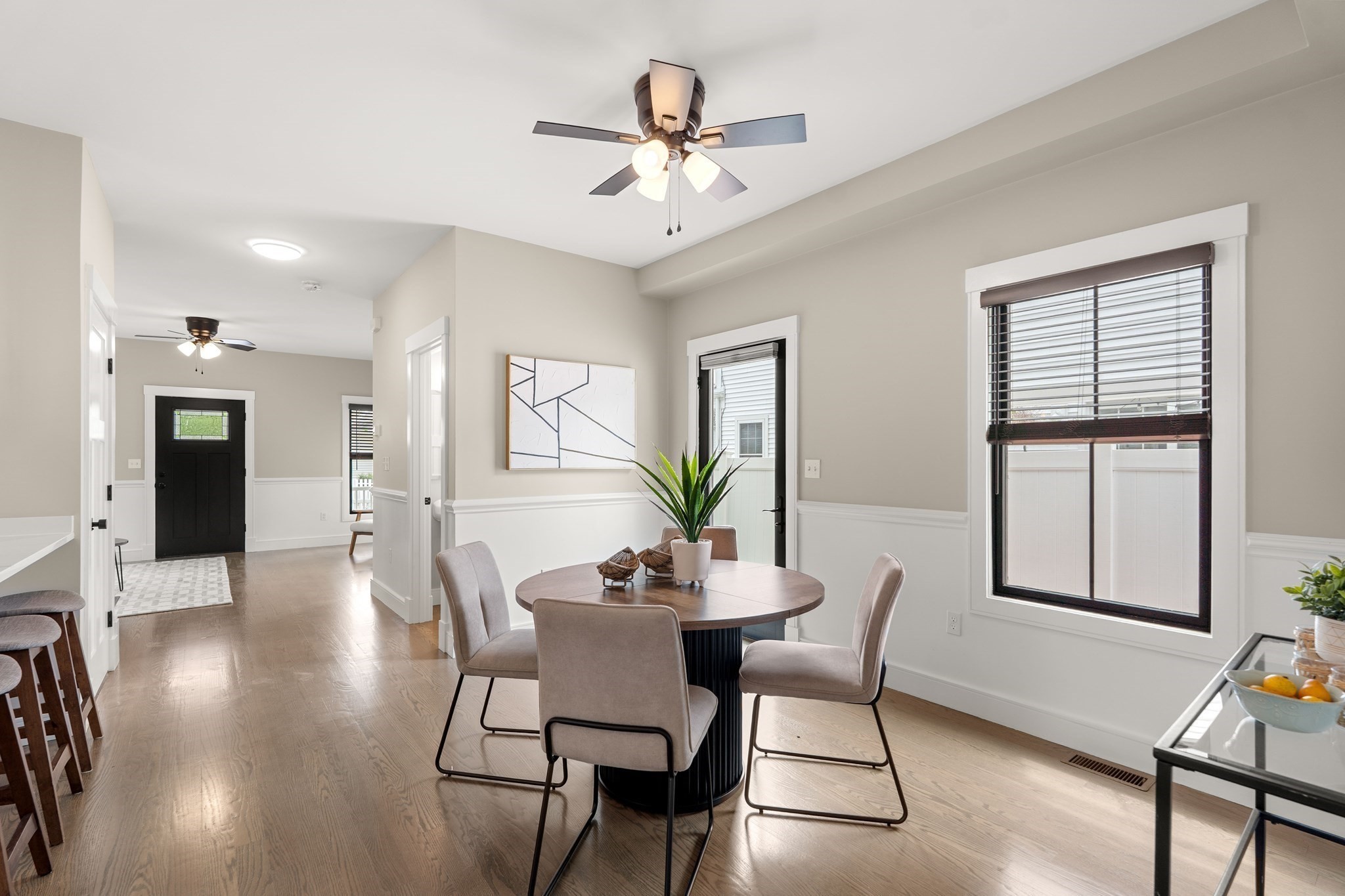 20 Plain St Property Photo 9