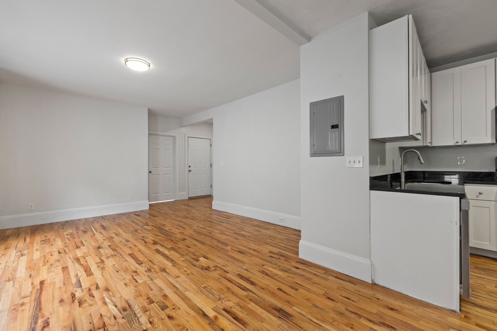 39 Bradley St # 2 Property Photo 2