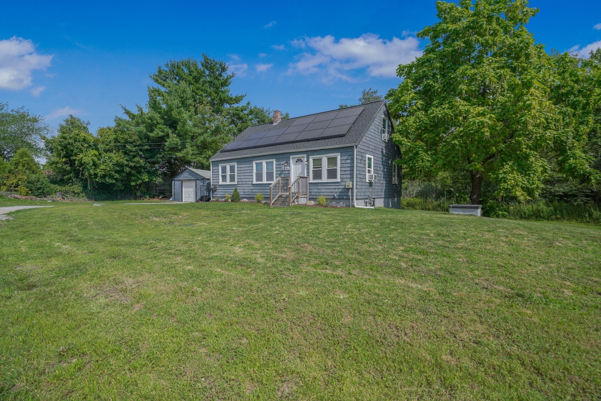 1894 Fall River Avenue Property Photo 1