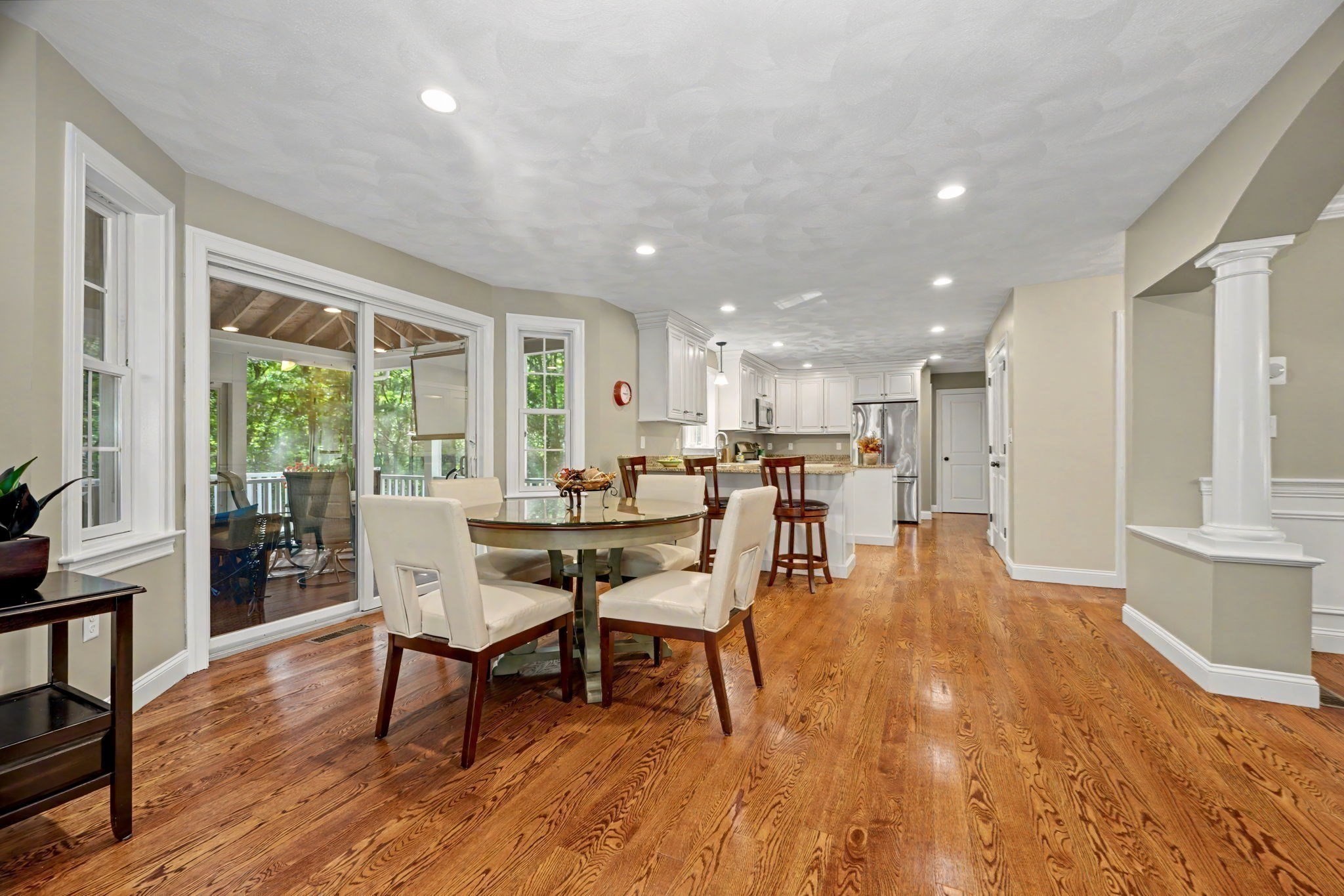 44 Ashwood Ave Property Photo 6