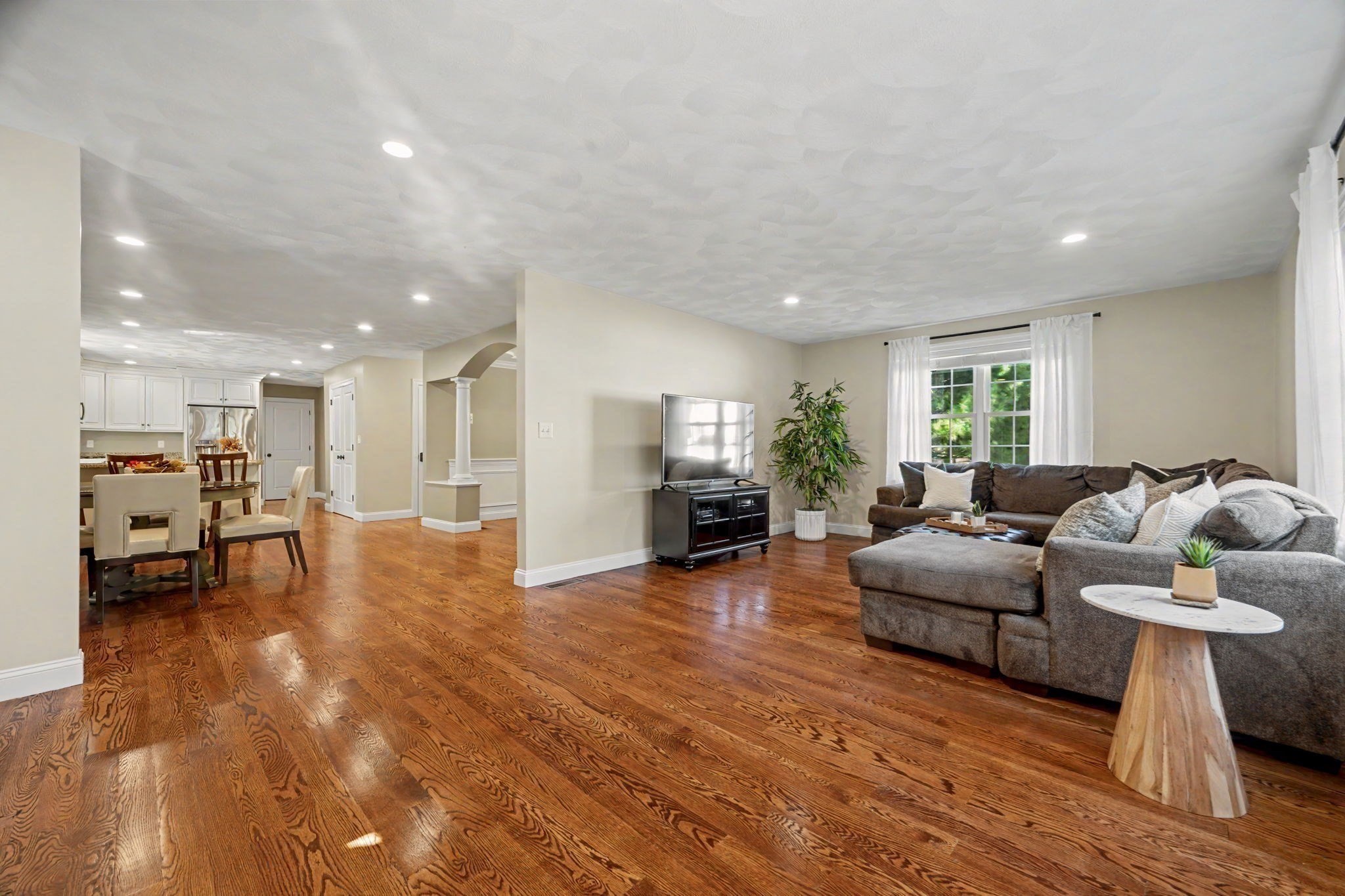 44 Ashwood Ave Property Photo 11