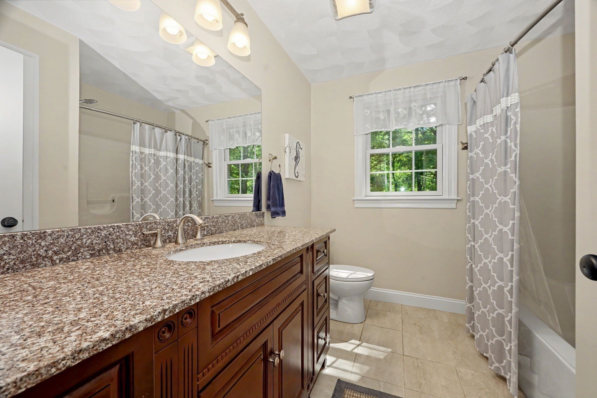 44 Ashwood Ave Property Photo 23