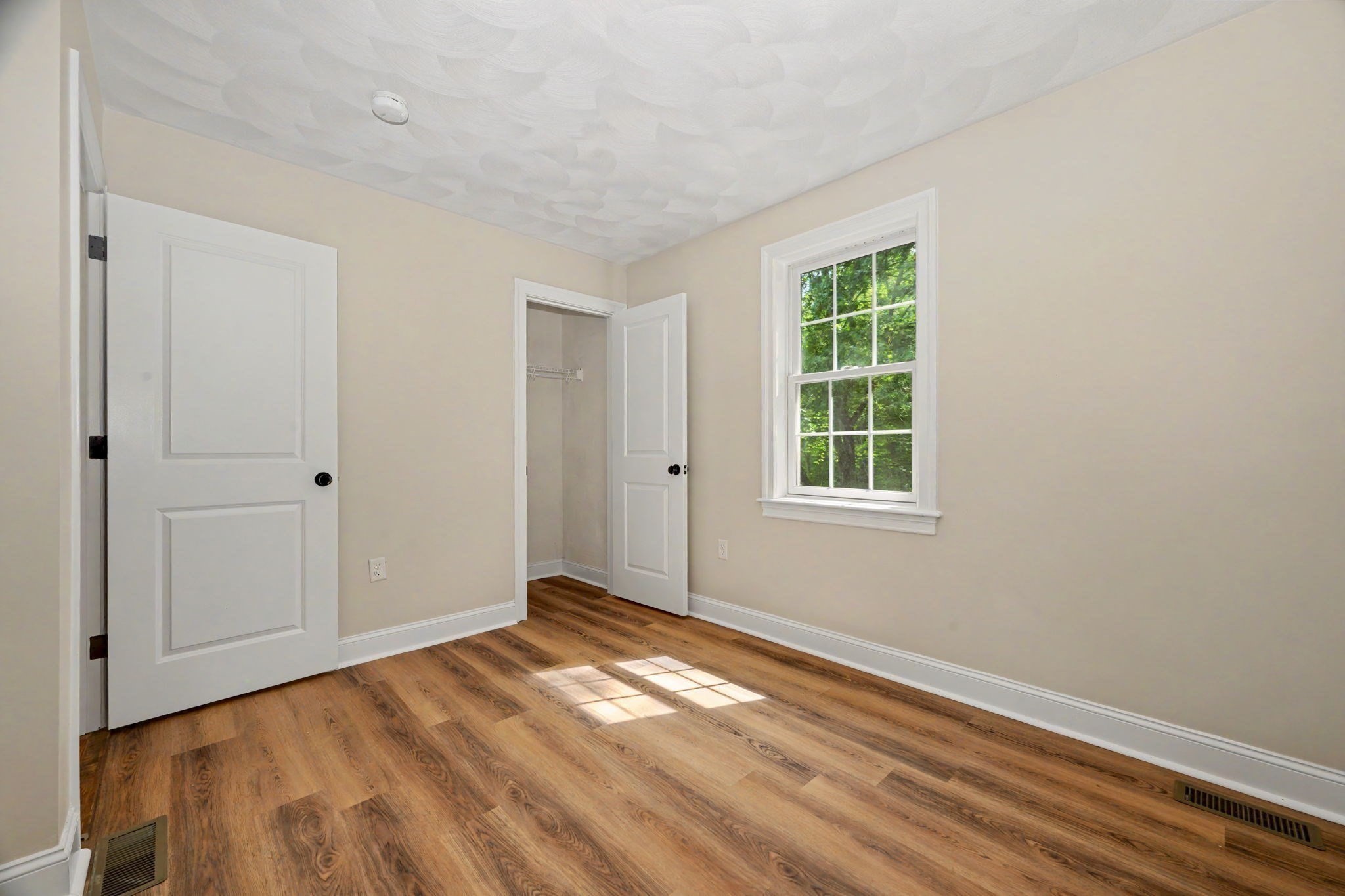 44 Ashwood Ave Property Photo 24