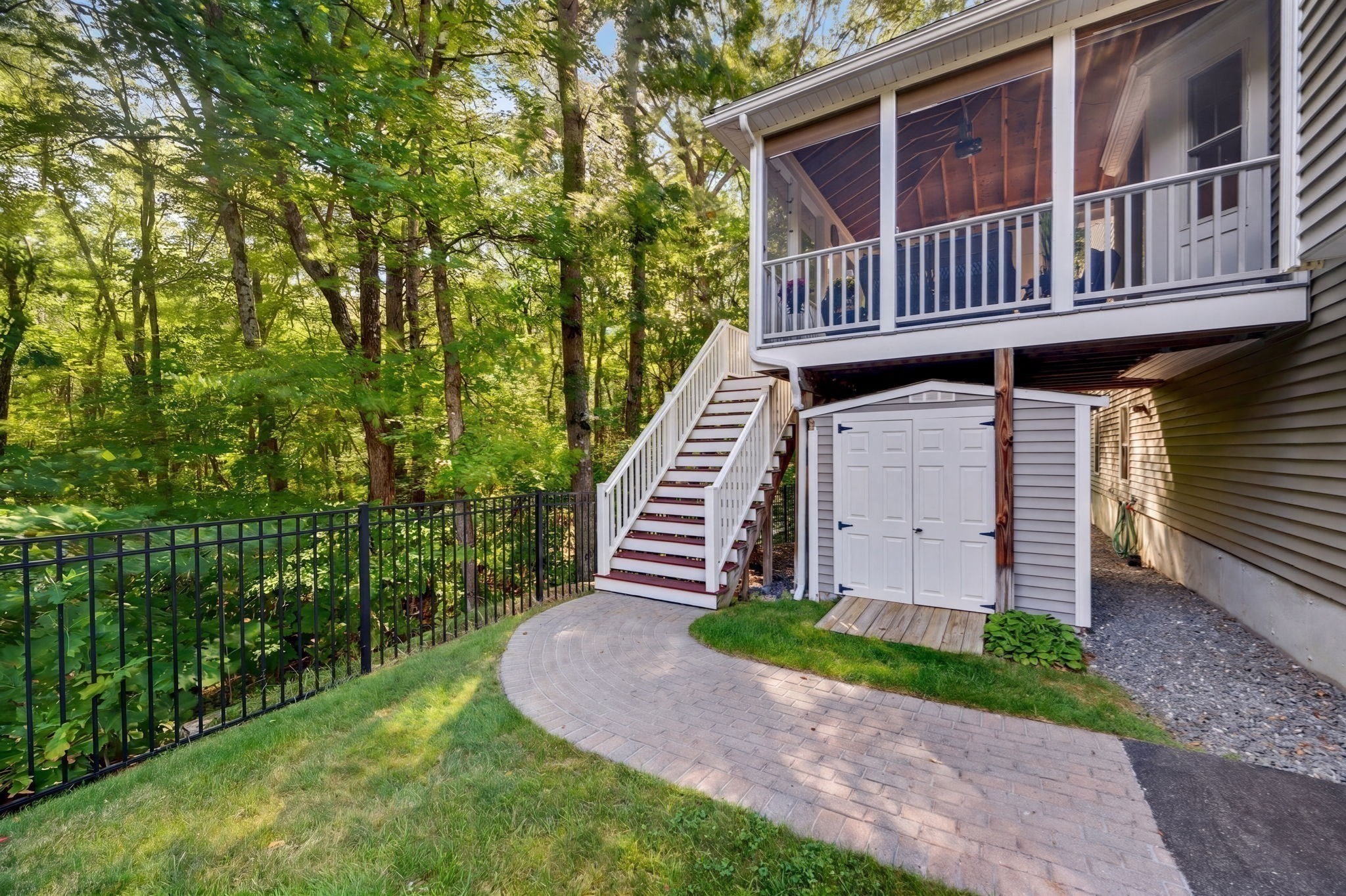 44 Ashwood Ave Property Photo 32