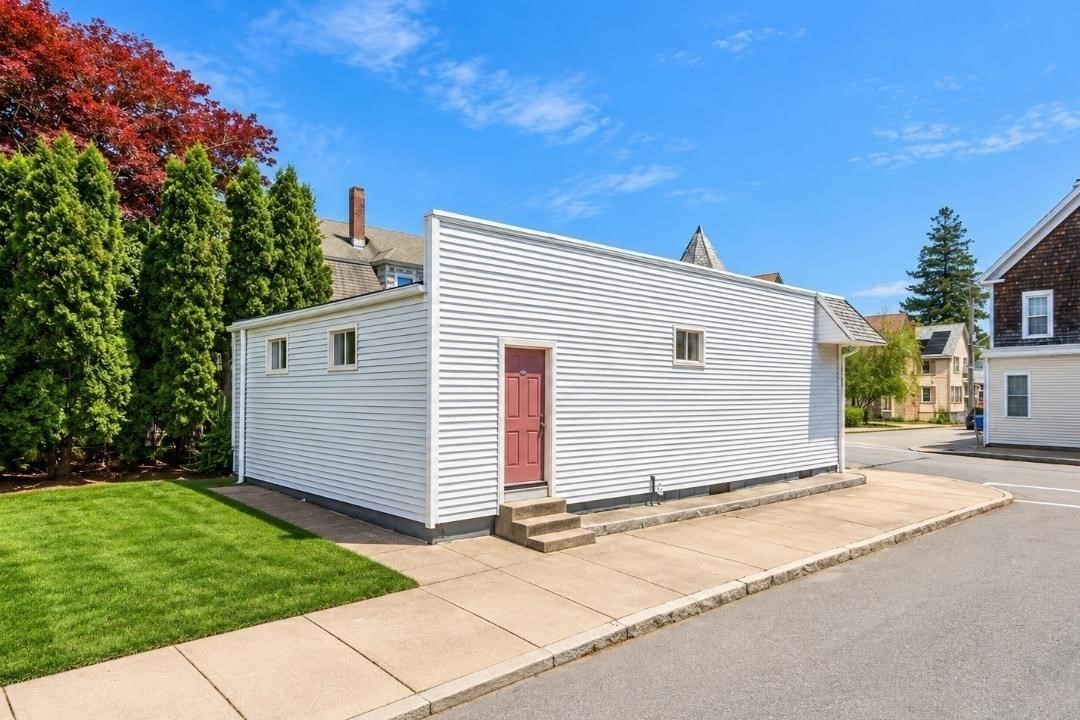 358 Court Street Property Photo 2