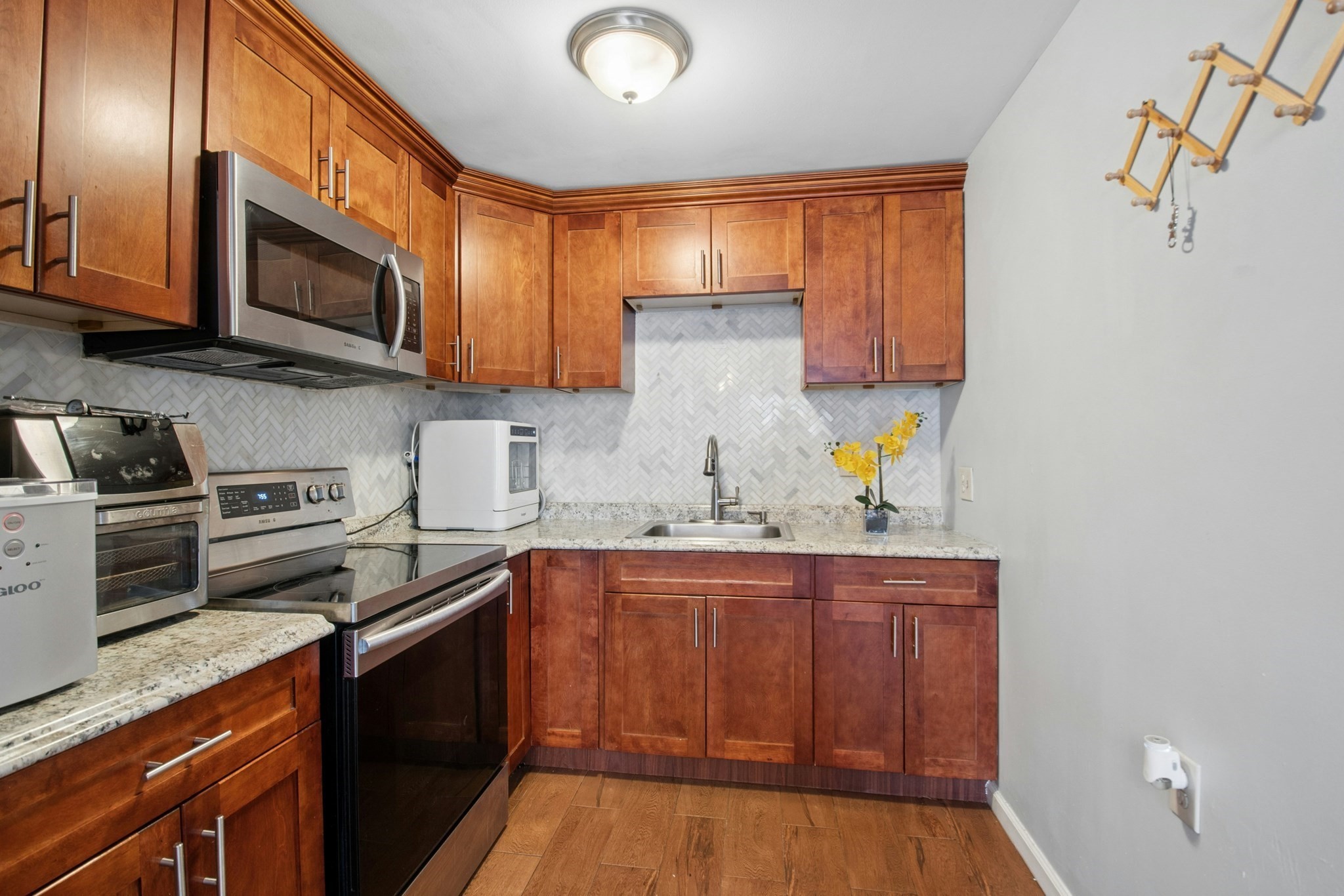 20 Knox # 21 Property Photo 12