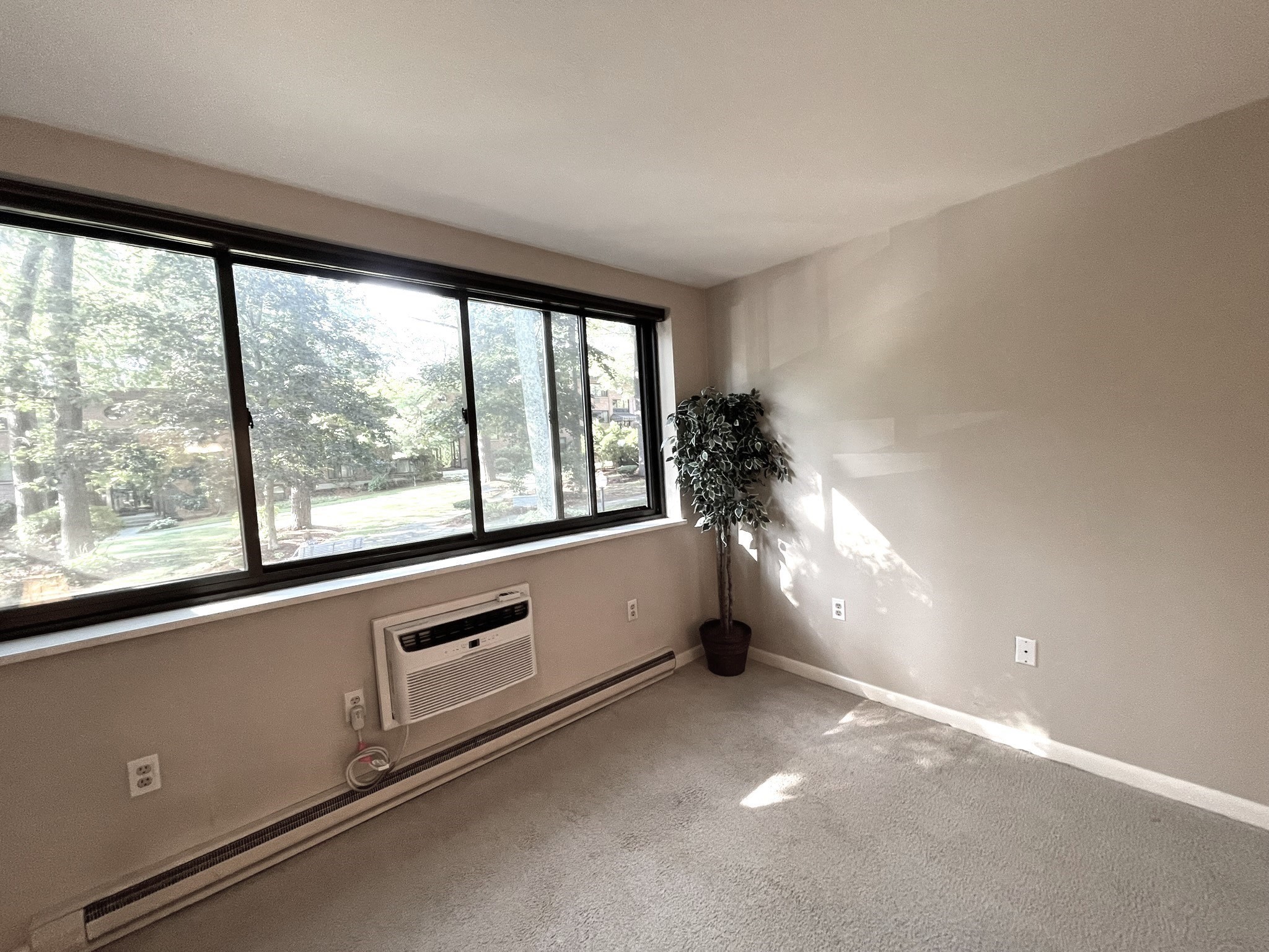 1323 Worcester Rd # E7 Property Photo 6
