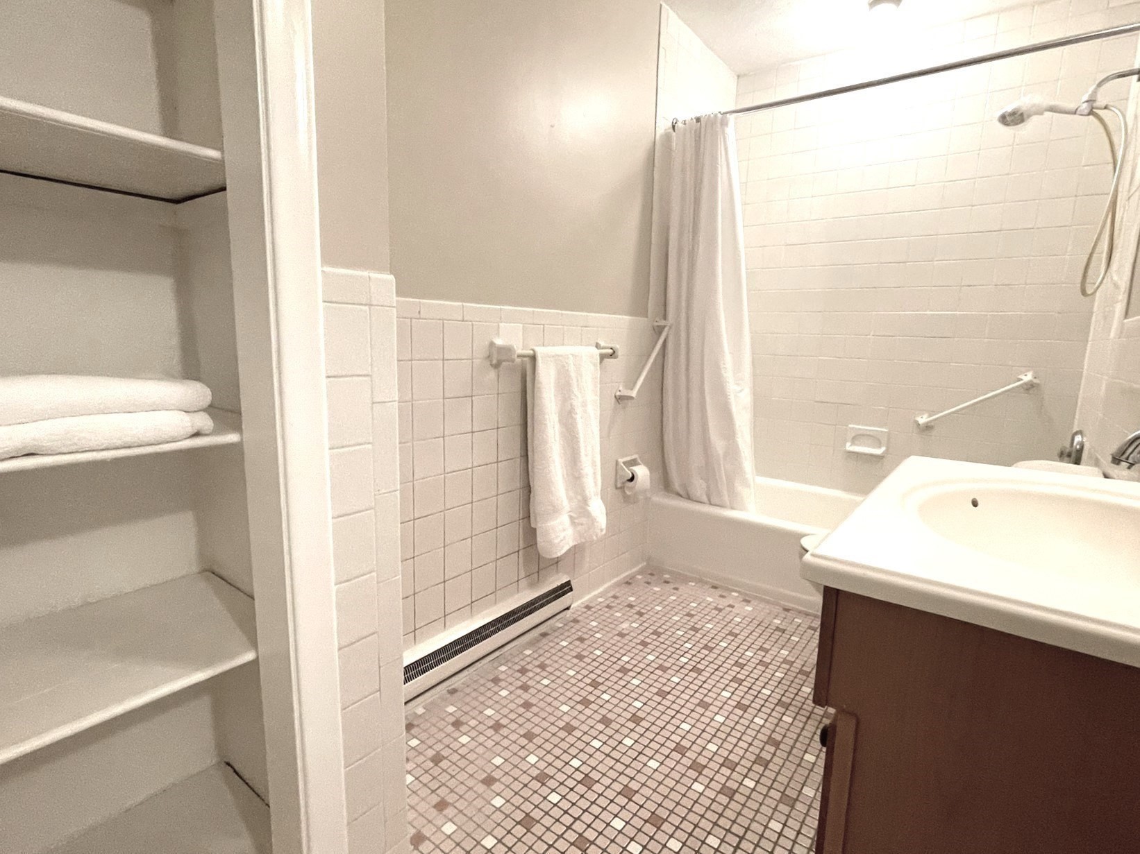 1323 Worcester Rd # E7 Property Photo 9