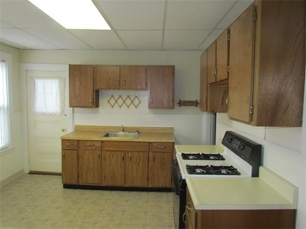 40 Woolson St Property Photo 7