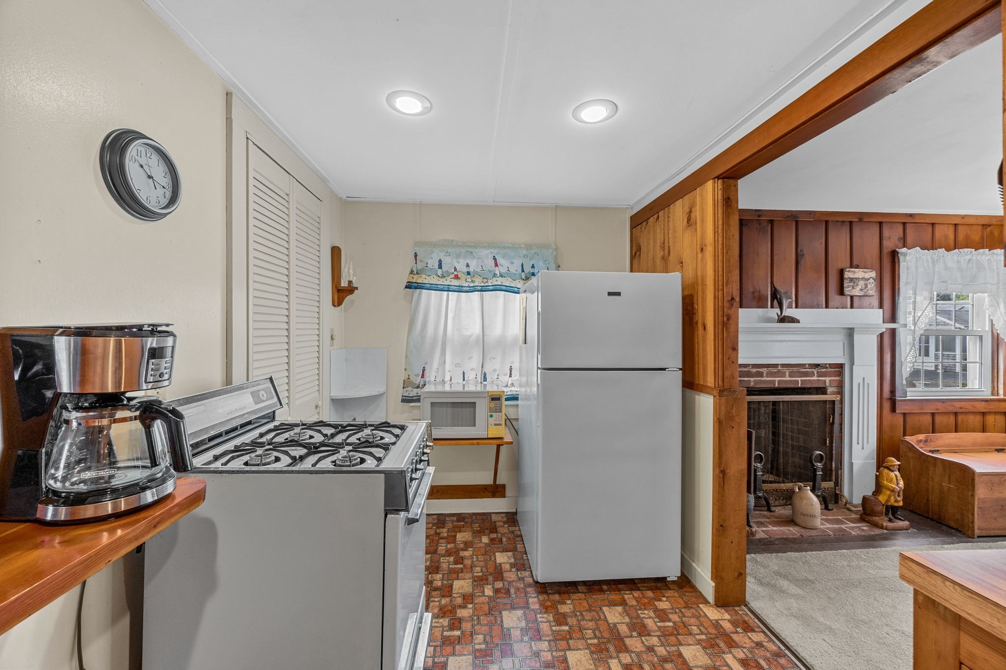 46 Longell Rd Property Photo 7