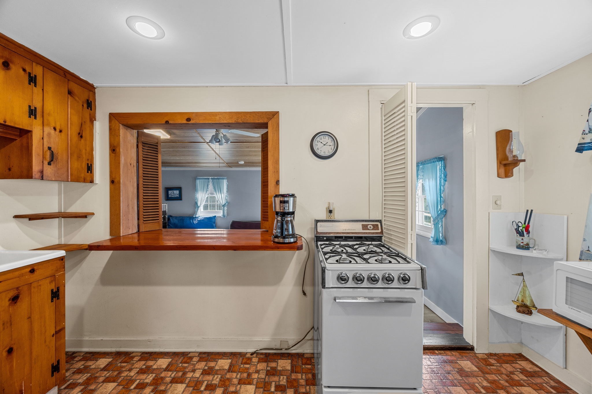 46 Longell Rd Property Photo 9