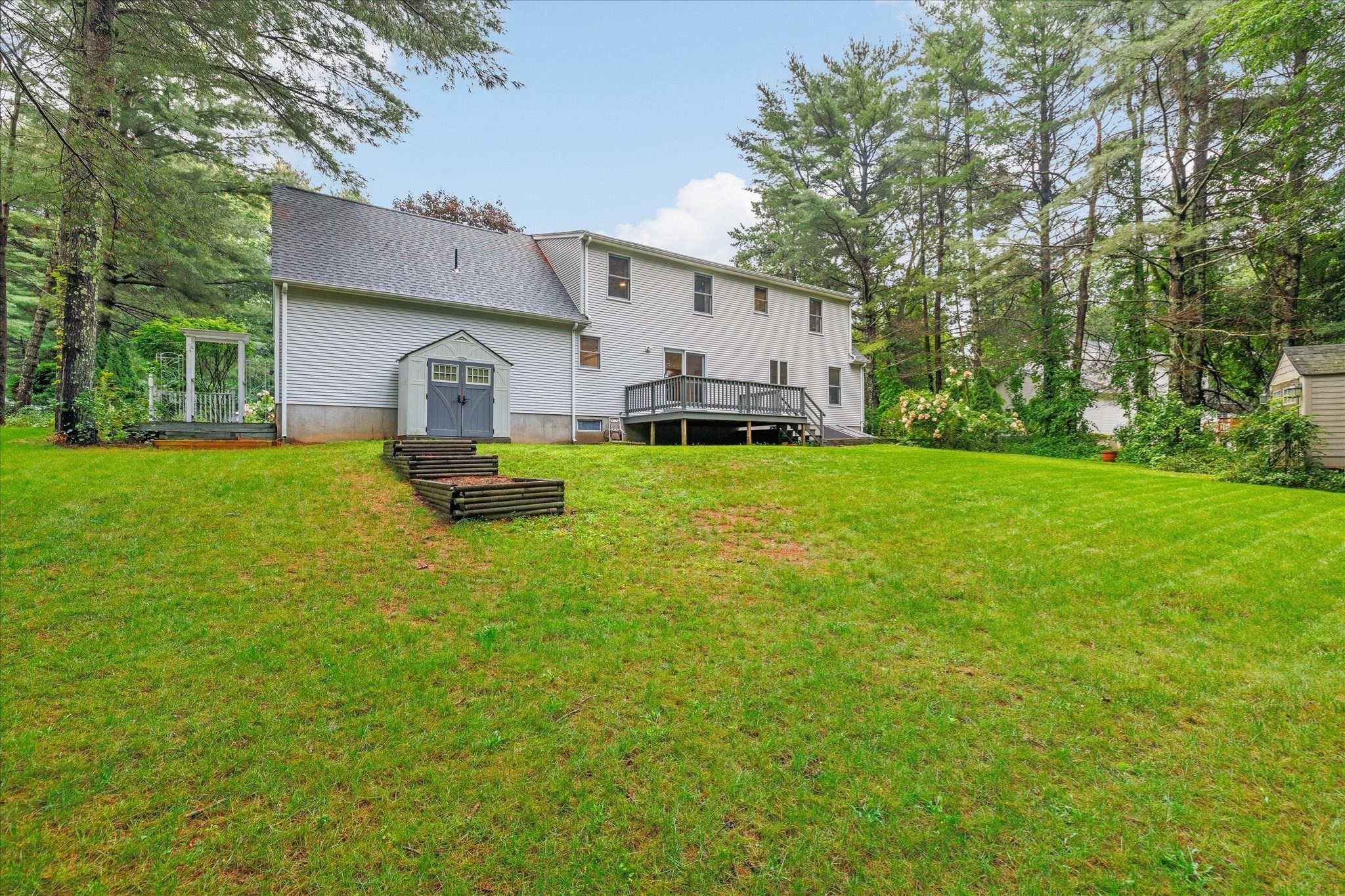 16 Old Farm Road Property Photo 5
