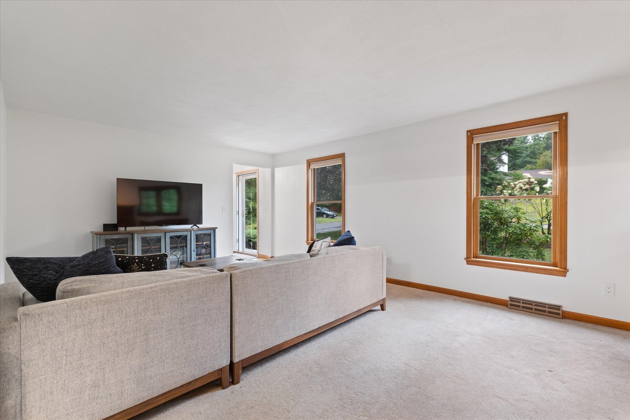 16 Old Farm Road Property Photo 12