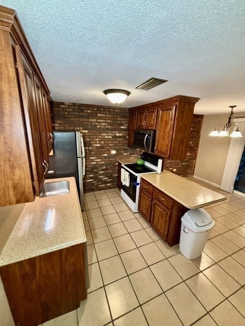 6 Meadowbrook Ln # 4 Property Photo 4