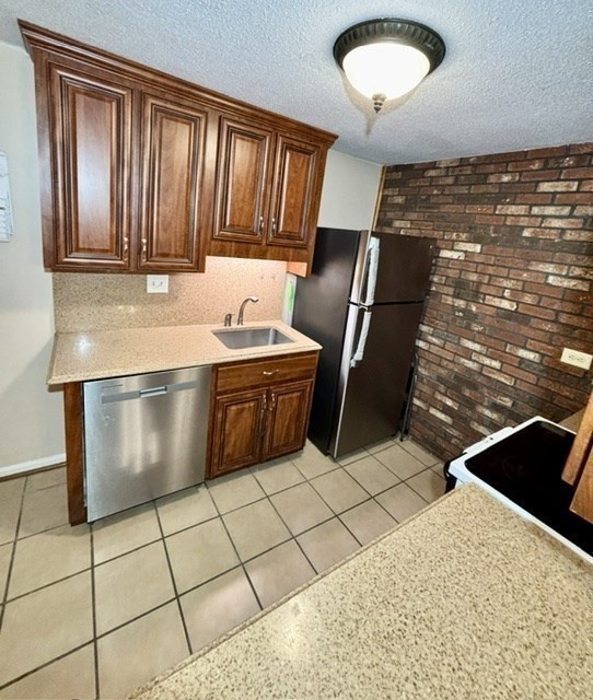 6 Meadowbrook Ln # 4 Property Photo 5